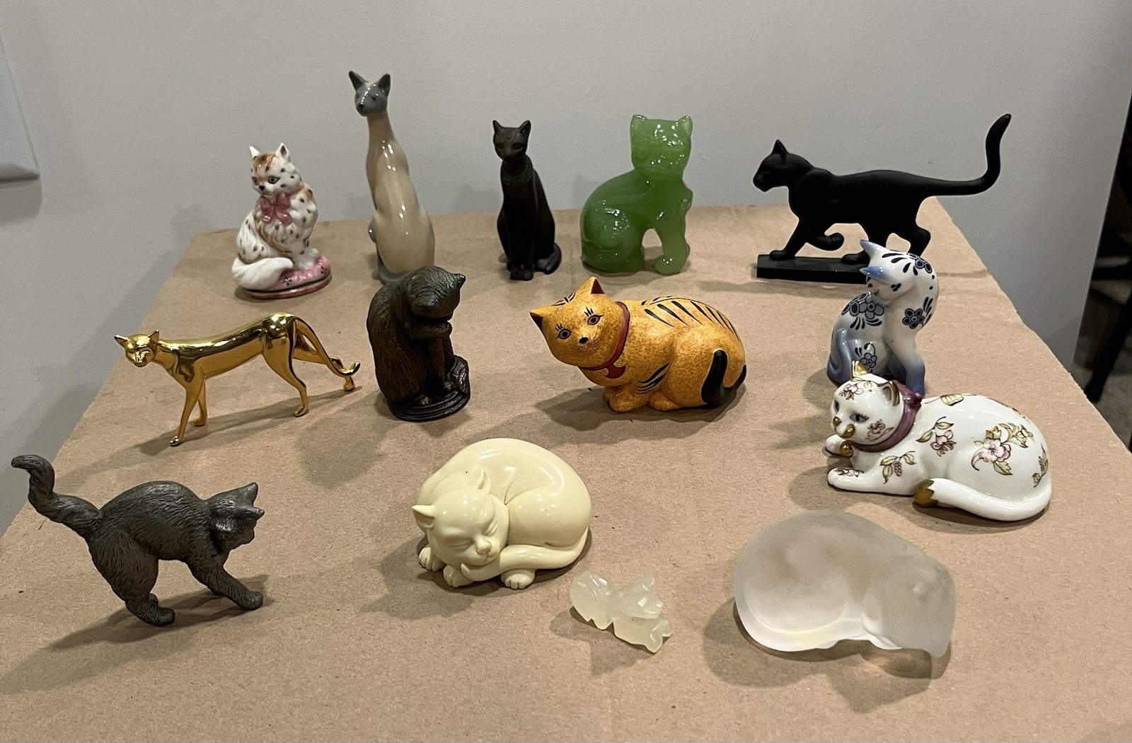 14 Vintage Cat Figurines From 1986 Franklin Mint Curio Cabinet Collection 14 Vintage Cat Figurines From 1986 Franklin Mint Curio Cabinet Collection
