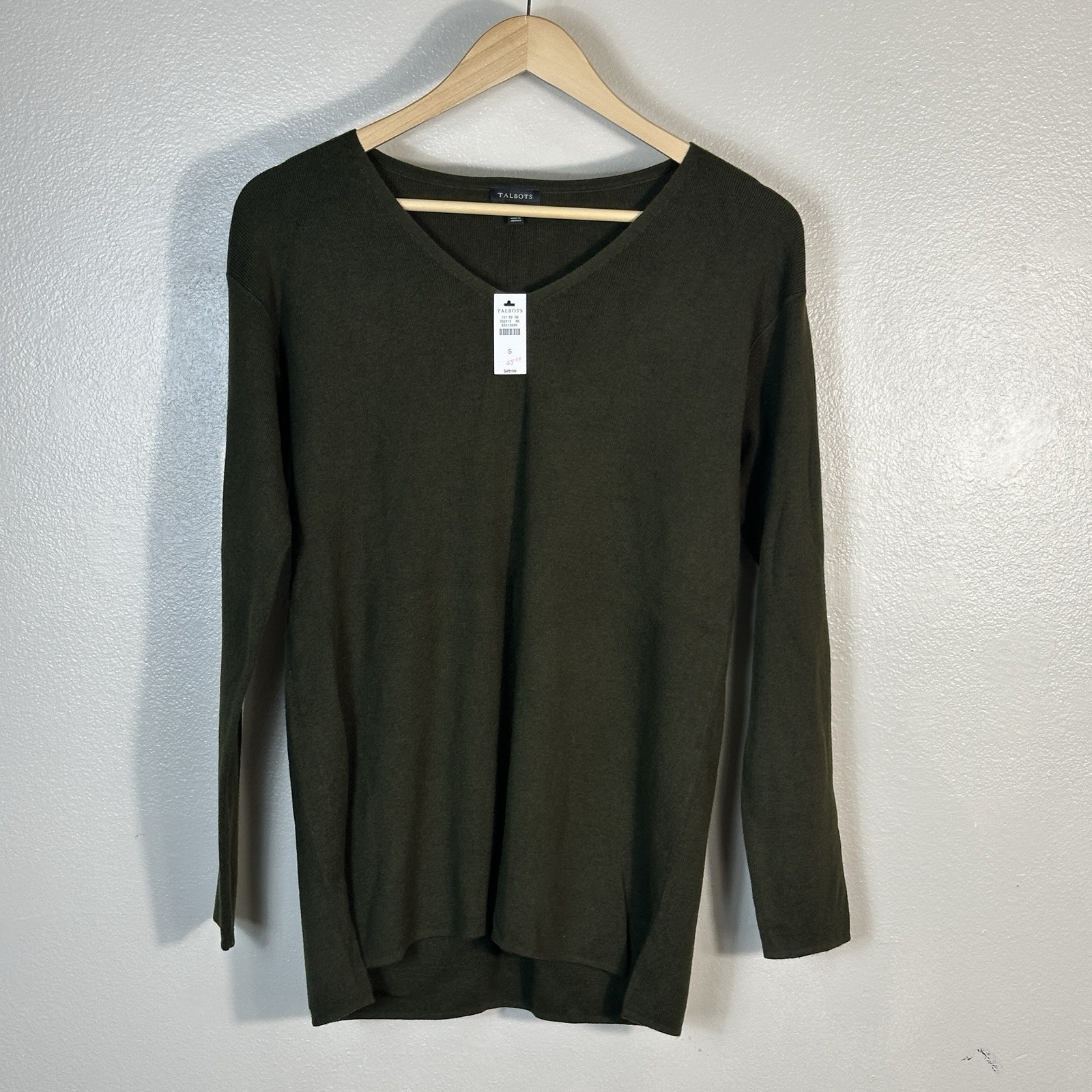 NWT Talbots Green Pullover Sweater Women’s Small V-Neck Long Sleeve NWT Talbots Green Pullover Sweater Women’s Small V-Neck Long Sleeve
