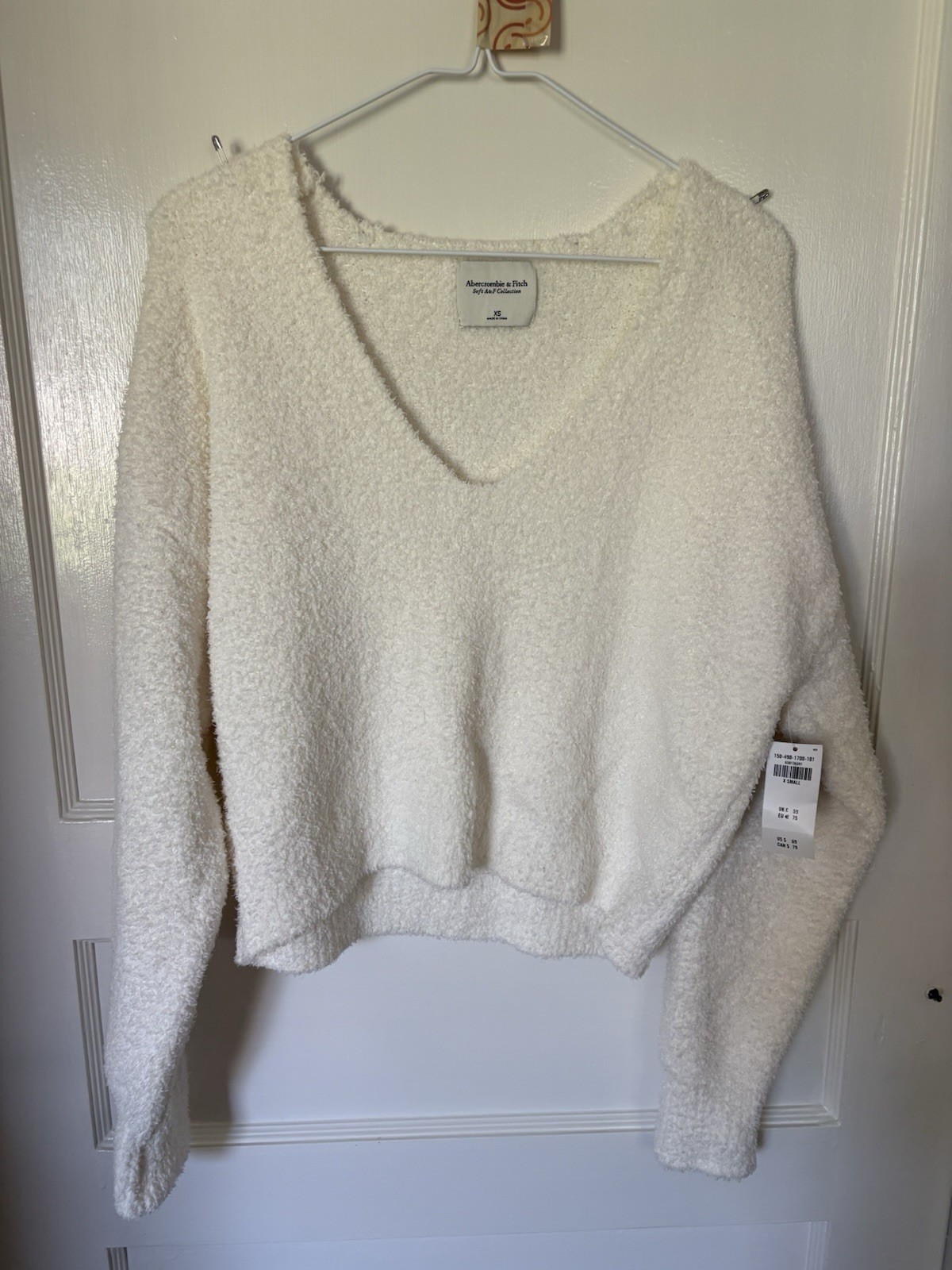 NWT A&F Ultra Soft Sweater V-neck Cozy Long Sleeve NWT A&F Ultra Soft Sweater V-neck Cozy Long Sleeve