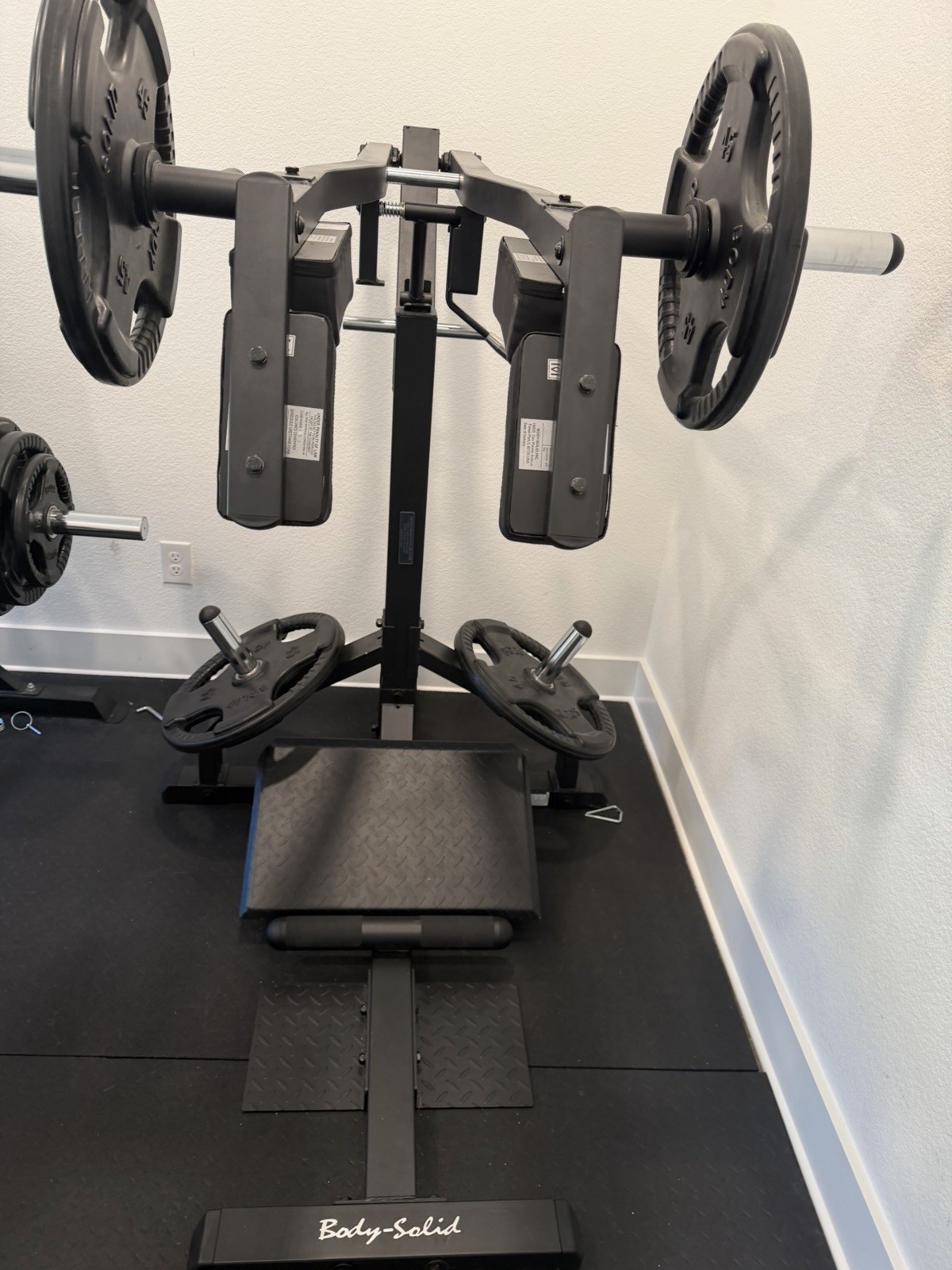 Body-Solid Leverage Squat Calf Machine GSCL360B - Reboxed Body-Solid Leverage Squat Calf Machine GSCL360B - Reboxed