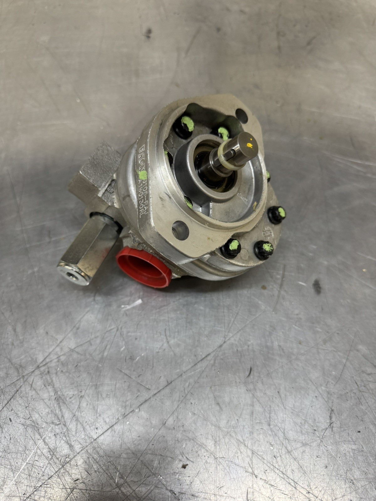 26105-RZG New Eaton Vickers Series 26 Aluminum Gear Pump 2-Bolt SAE A Mount 26105-RZG New Eaton Vickers Series 26 Aluminum Gear Pump 2-Bolt SAE A Mount