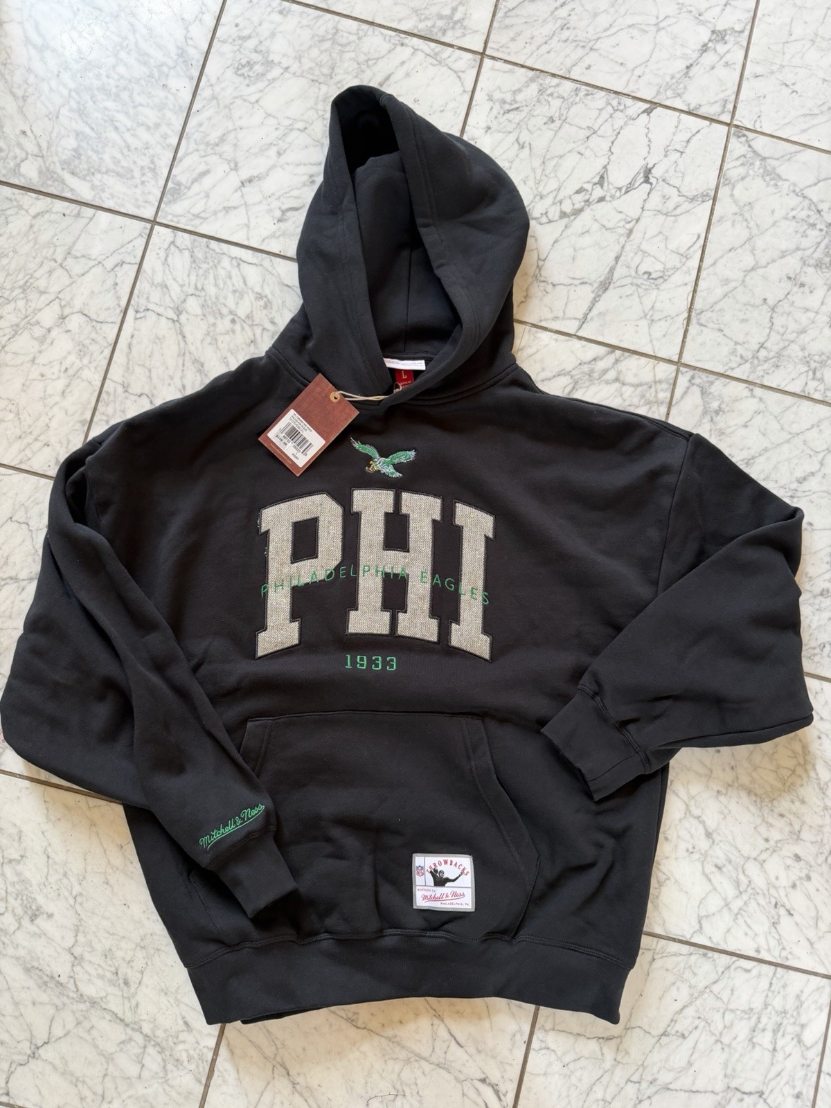 Large Philadelphia Eagles Mitchell And Ness Hoodie Throwback NWT NFL L $140 Large Philadelphia Eagles Mitchell And Ness Hoodie Throwback NWT NFL L $140