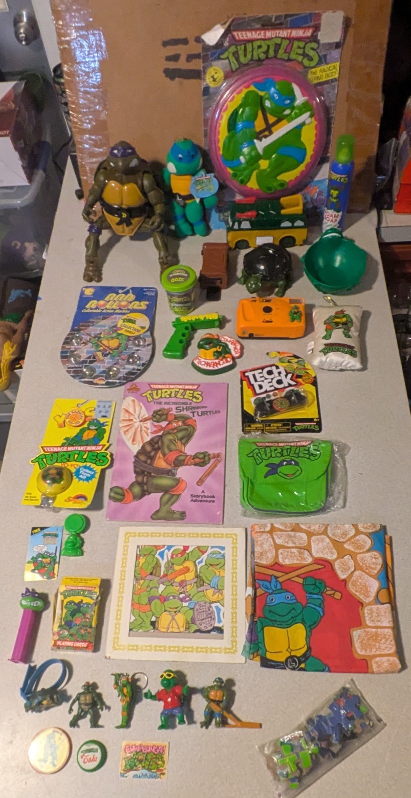Vintage Lot Of Teenage Mutant Ninja Turtles-TMNT-Camera, Frisbee, Figures, Yo-yo