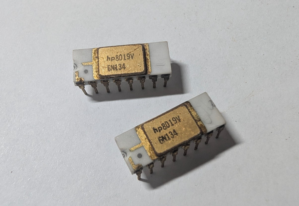 Lot of 2 Vintage HP6N134 8019V Dual Optocoupler Ceramic CDIP-16 Gold Pin NOS