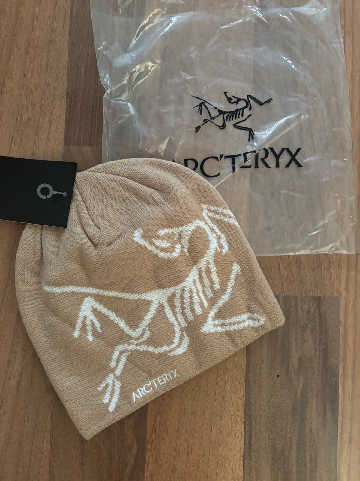Arc\'teryx Bird Head Toque Beanie – Beige Merino Wool Knit Ski Winter Hat - NWT