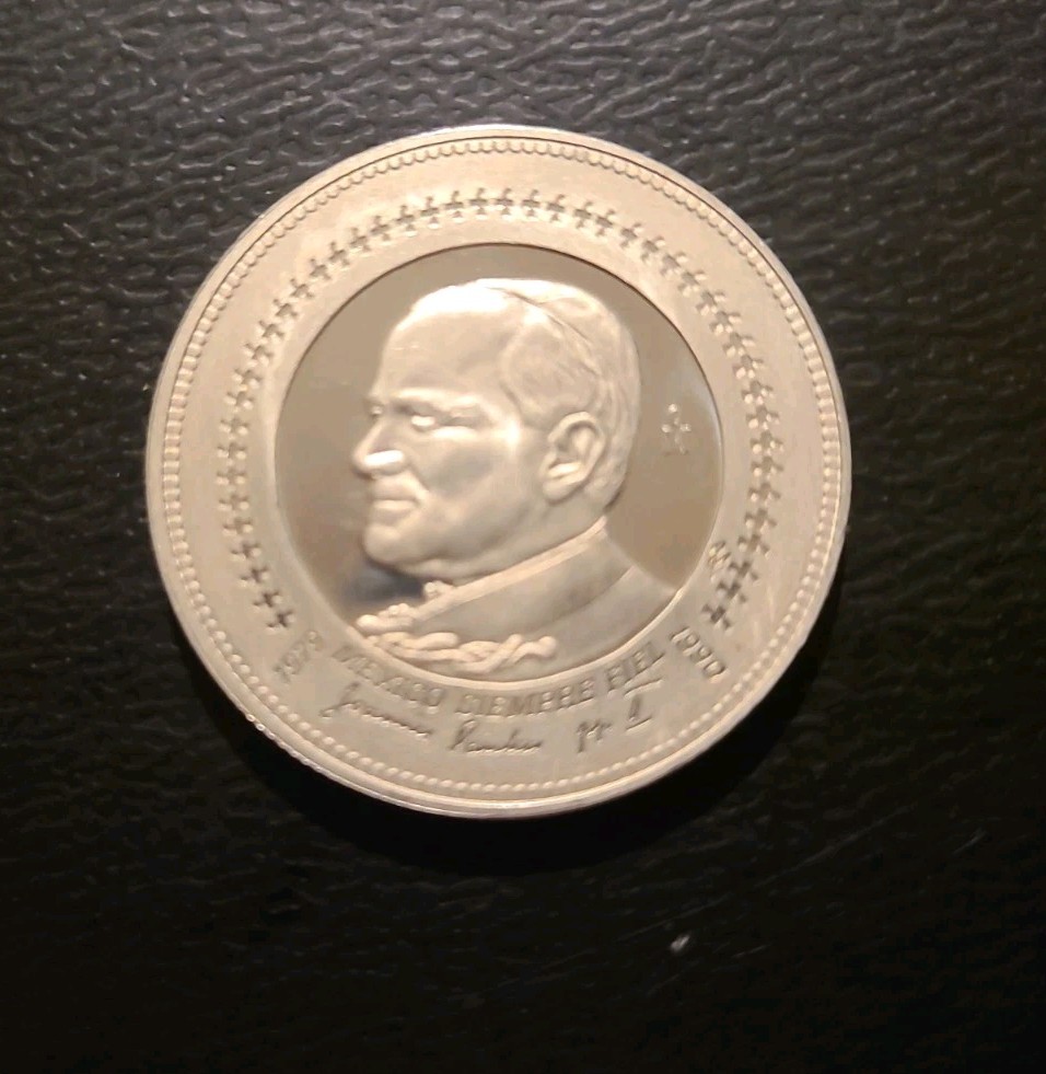 Franklin Mint Silver .925 Medal Pope John Paul II Portrait Basilica 1979 Franklin Mint Silver .925 Medal Pope John Paul II Portrait Basilica 1979
