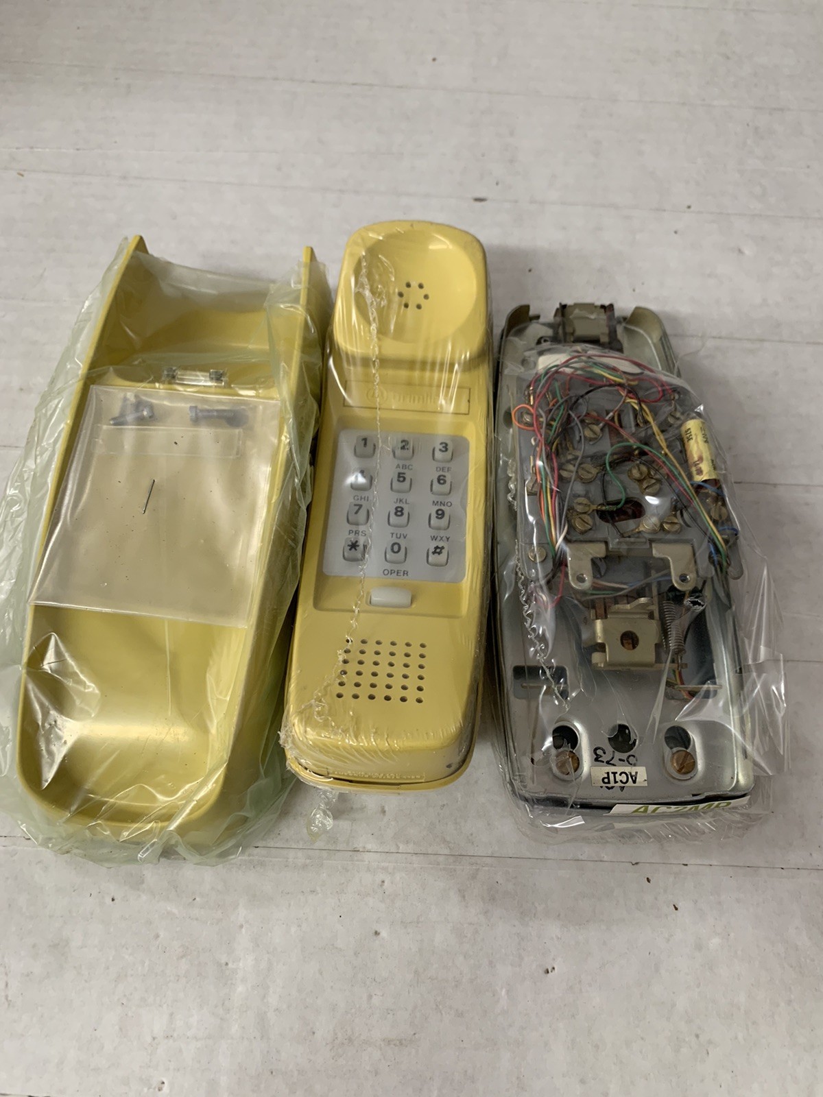 WESTERN ELECTRIC Telephone Yellow Trimline-Touch Tone Dial Bell System-SEALED