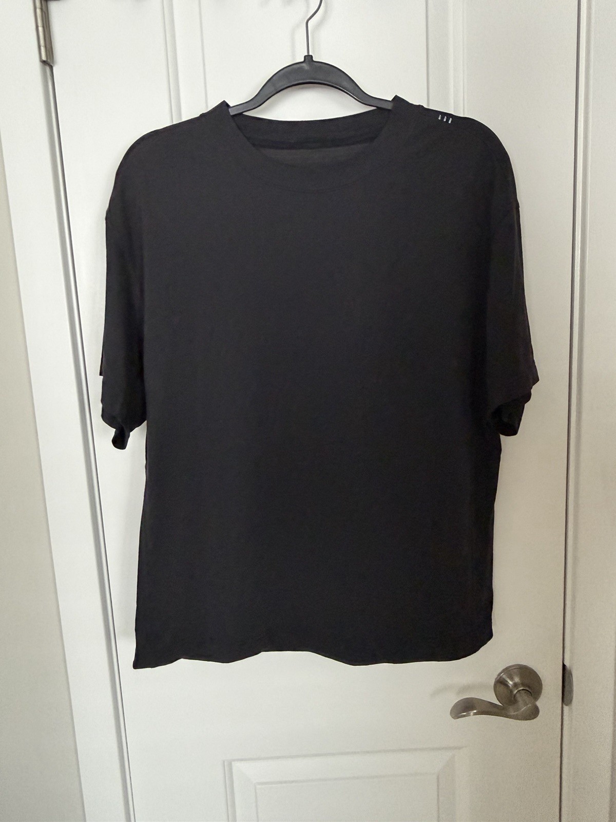 Lululemon Relaxed-Fit Training Short-Sleeve Black License To Train Men’s Medium Lululemon Relaxed-Fit Training Short-Sleeve Black License To Train Men’s Medium