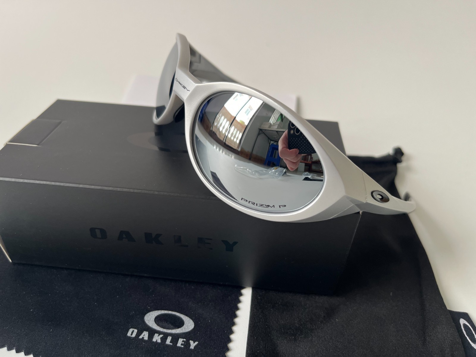 Oakley OO9438 Eye Jacket Matte Silver Frame/Silver Prizm Polarized Lenses