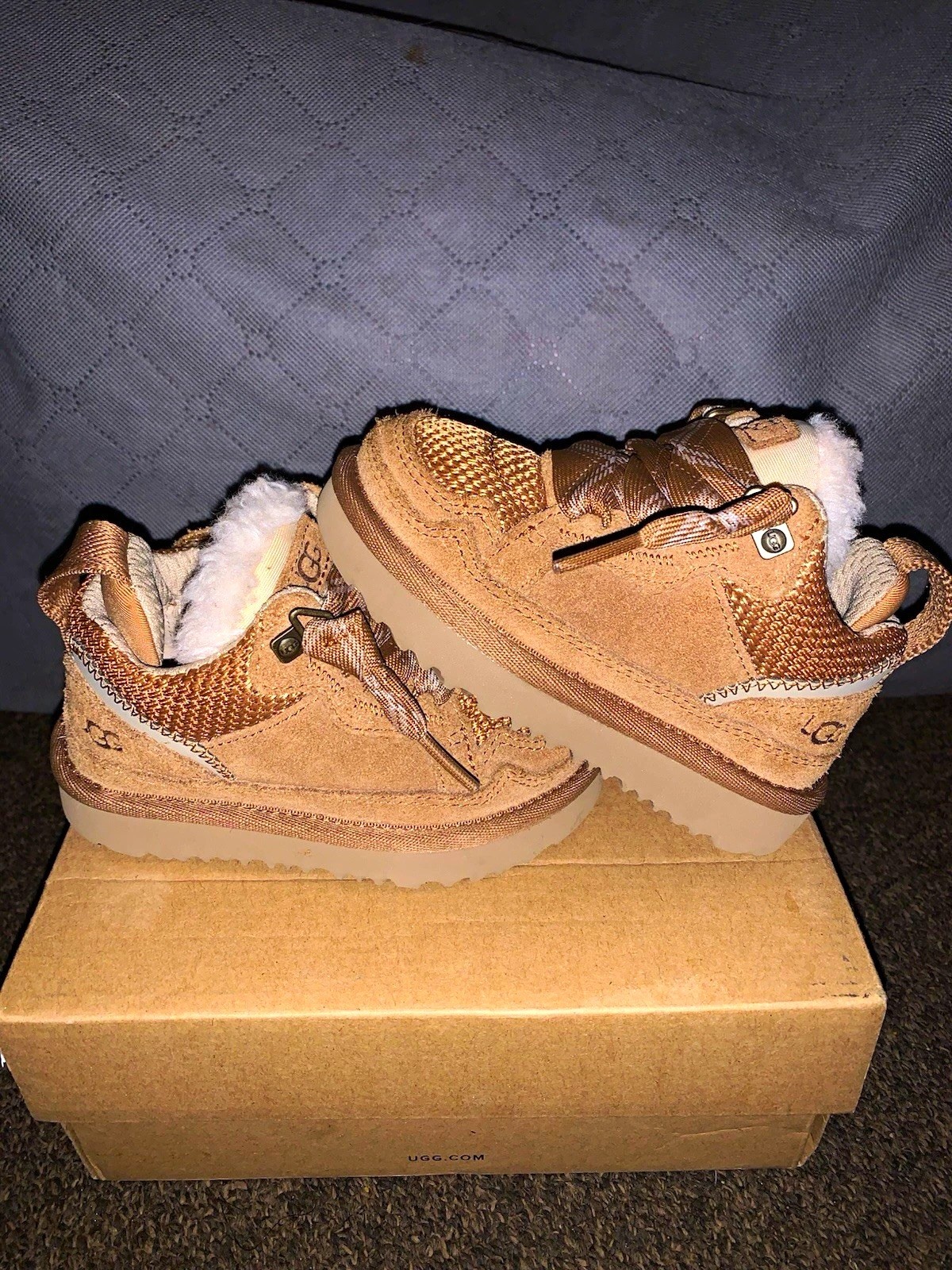 UGG Lowmel Unisex toddler US 6 Brown Suede Faux Fur Lined Lace-Up Sneakers