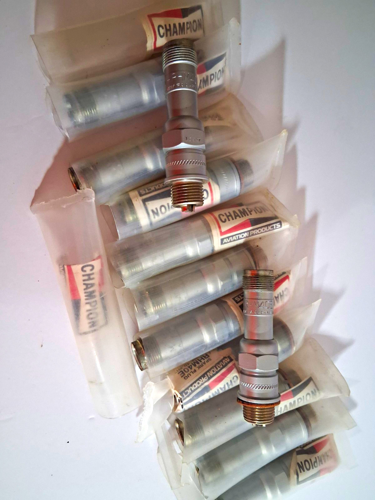 New RHM40E Champion Aerospace Spark Plug Lot of 12. New Old Stock. BellHeli New RHM40E Champion Aerospace Spark Plug Lot of 12. New Old Stock. BellHeli
