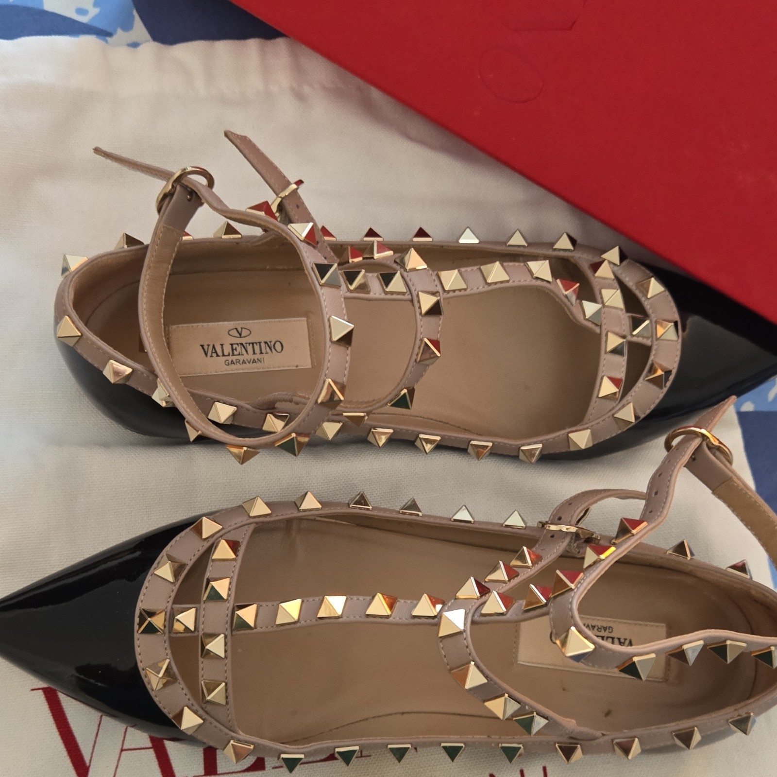 Valentino Garavani Rockstud Studded Ankle Strap Pointed Toe Flats EU 37.5,US 7.5 Valentino Garavani Rockstud Studded Ankle Strap Pointed Toe Flats EU 37.5,US 7.5