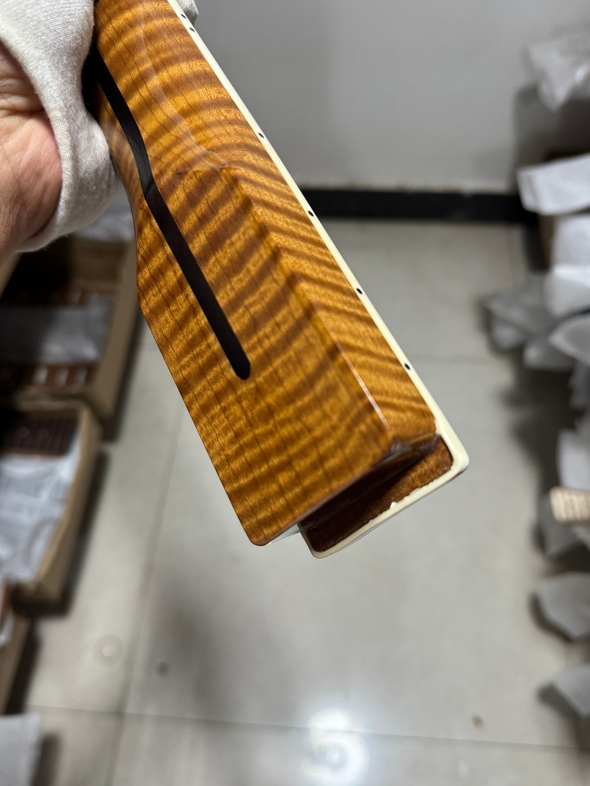 Round head Stainless 22Fret Roasted Flame Maple Electric guitar Neck Block Inlay Round head Stainless 22Fret Roasted Flame Maple Electric guitar Neck Block Inlay