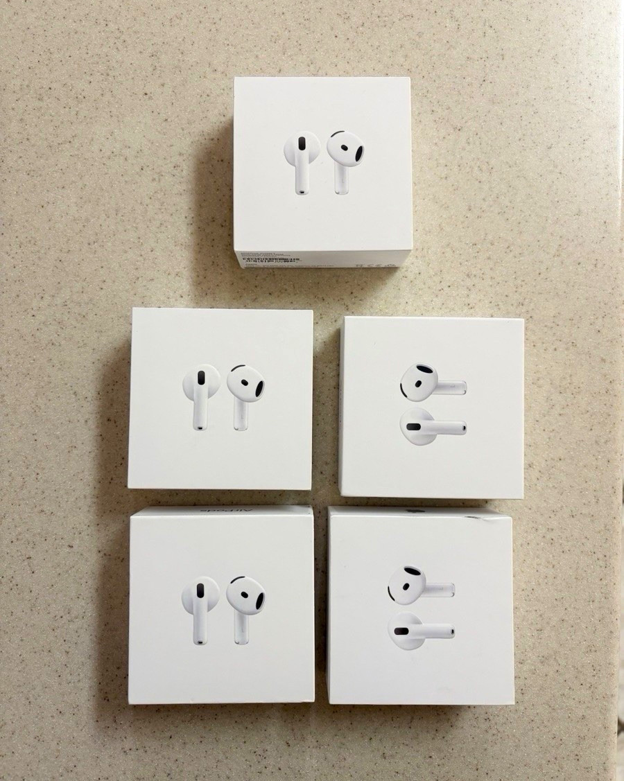 Apple AirPods In-Ear Earbuds White Bluetooth Wireless Built-In Microphone Apple AirPods In-Ear Earbuds White Bluetooth Wireless Built-In Microphone