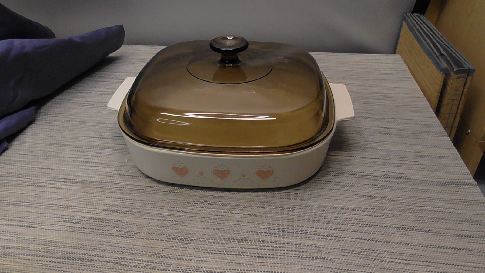 Vintage Corning Ware Pink Hearts Casserole Dish w Lid 2.5L