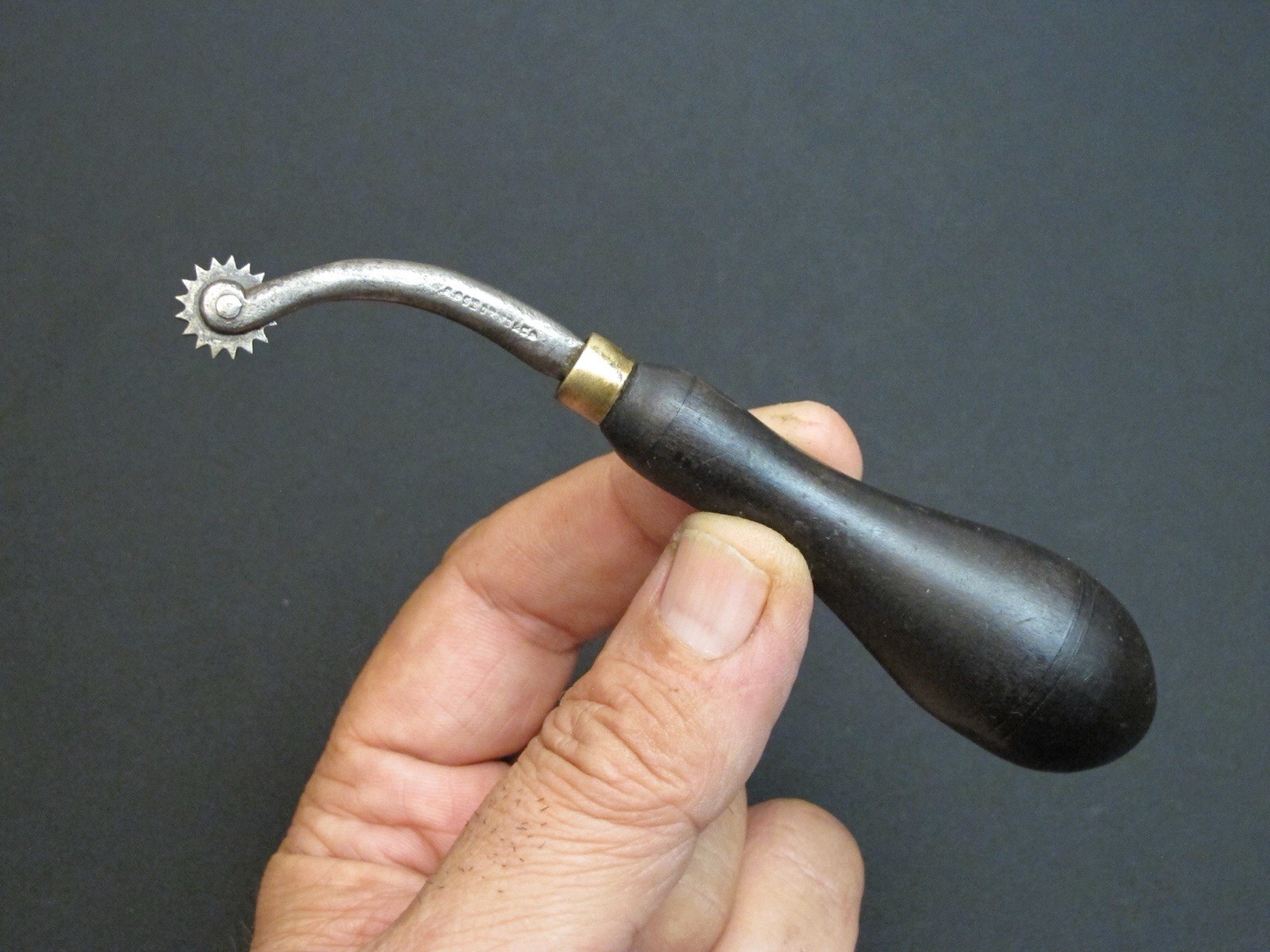Vtg “C.S. OSBORNE” Saddle Maker/Cobblers Overstitch Wheel Pricking Antique Tool Vtg “C.S. OSBORNE” Saddle Maker/Cobblers Overstitch Wheel Pricking Antique Tool