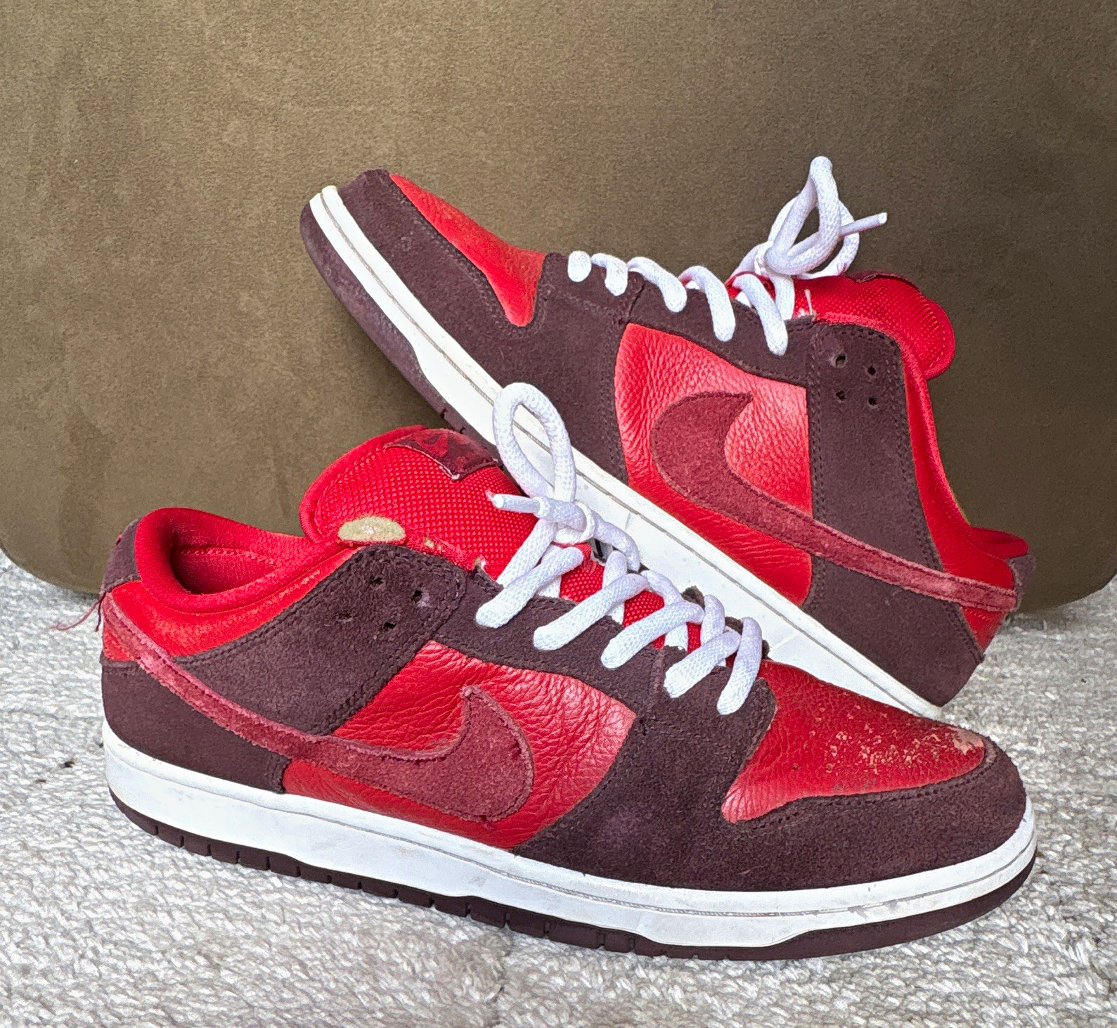 Nike SB Dunk Low Pro Cherry Skateboarding Shoes US 11.5 DM0807-600
