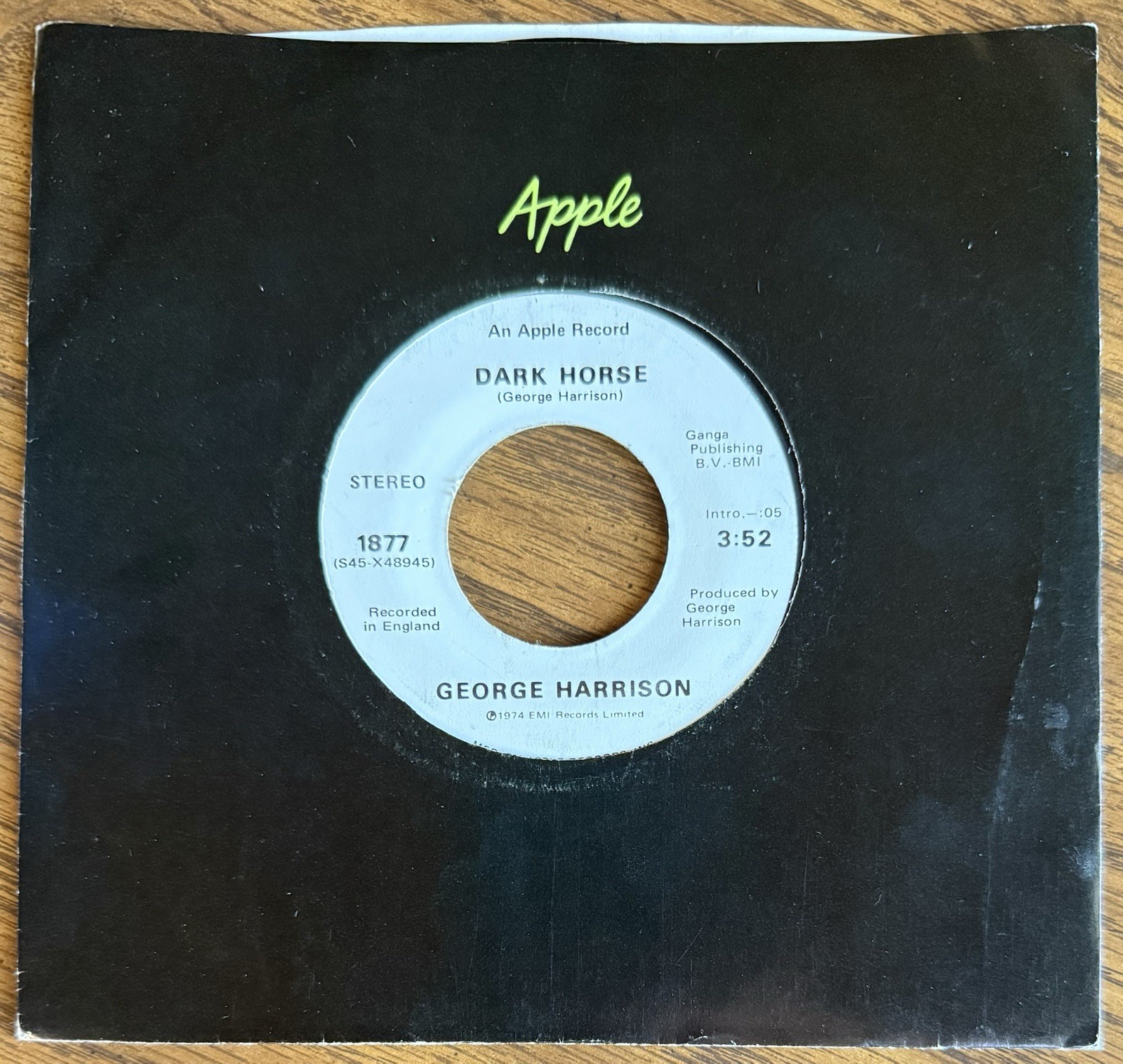 George Harrison Dark Horse/I Don\'t Care Anymore Apple 1877 Near Mint Beatles George Harrison Dark Horse/I Don\'t Care Anymore Apple 1877 Near Mint Beatles