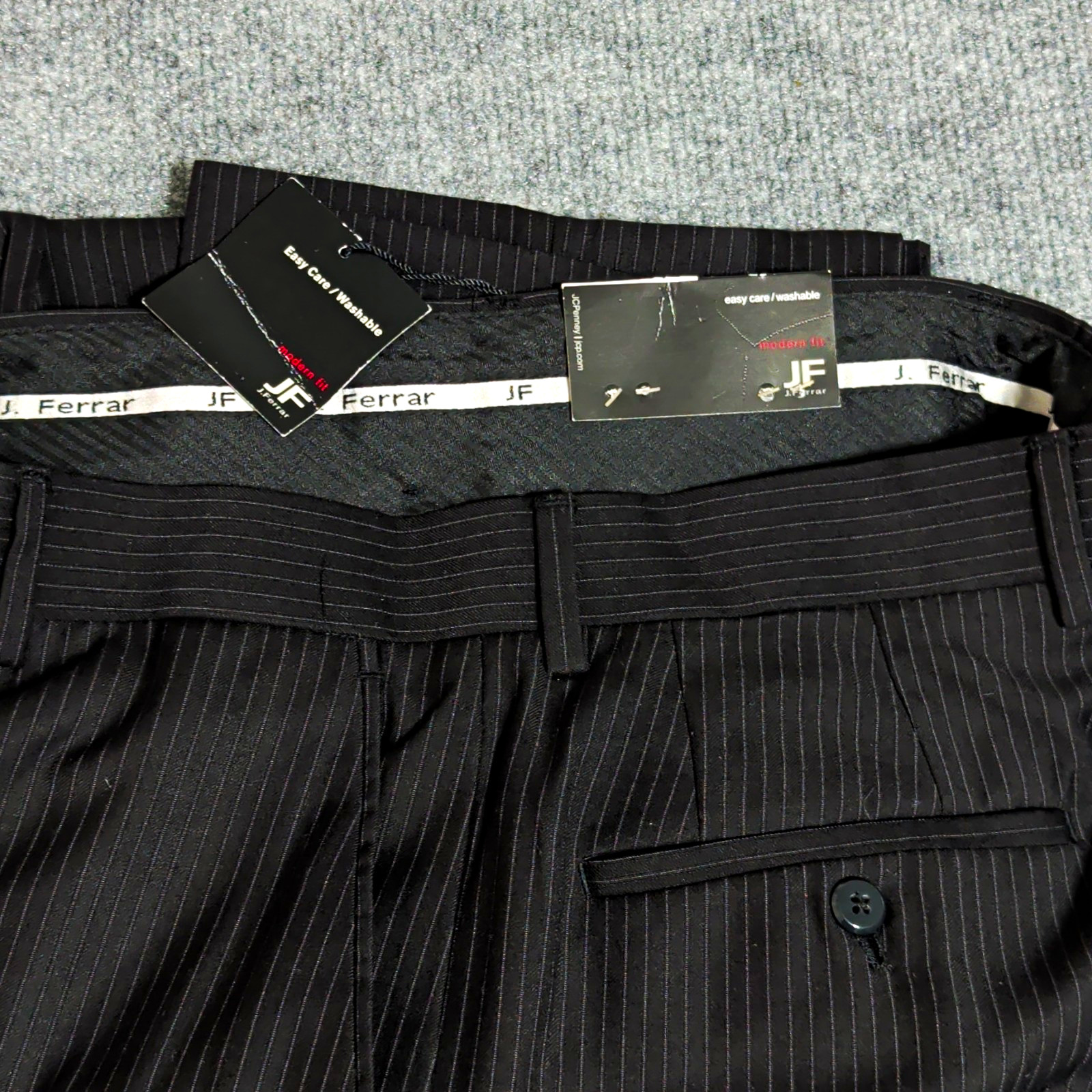 J. Ferrar Men’s Dress Pants Black Pinstripe Pleated Straight Leg Modern Fit 34W J. Ferrar Men’s Dress Pants Black Pinstripe Pleated Straight Leg Modern Fit 34W