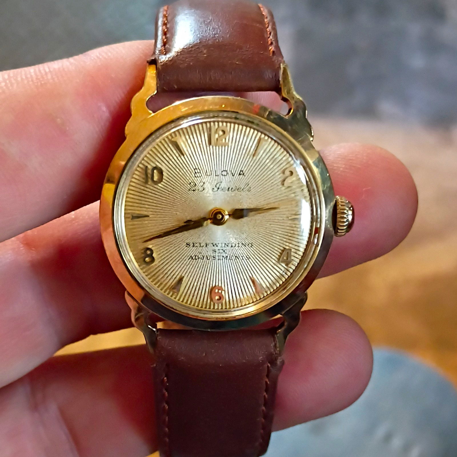 Bulova 23 Jewels Self-Winding Vintage 1950s Gold Dial Brown Leather 31mm