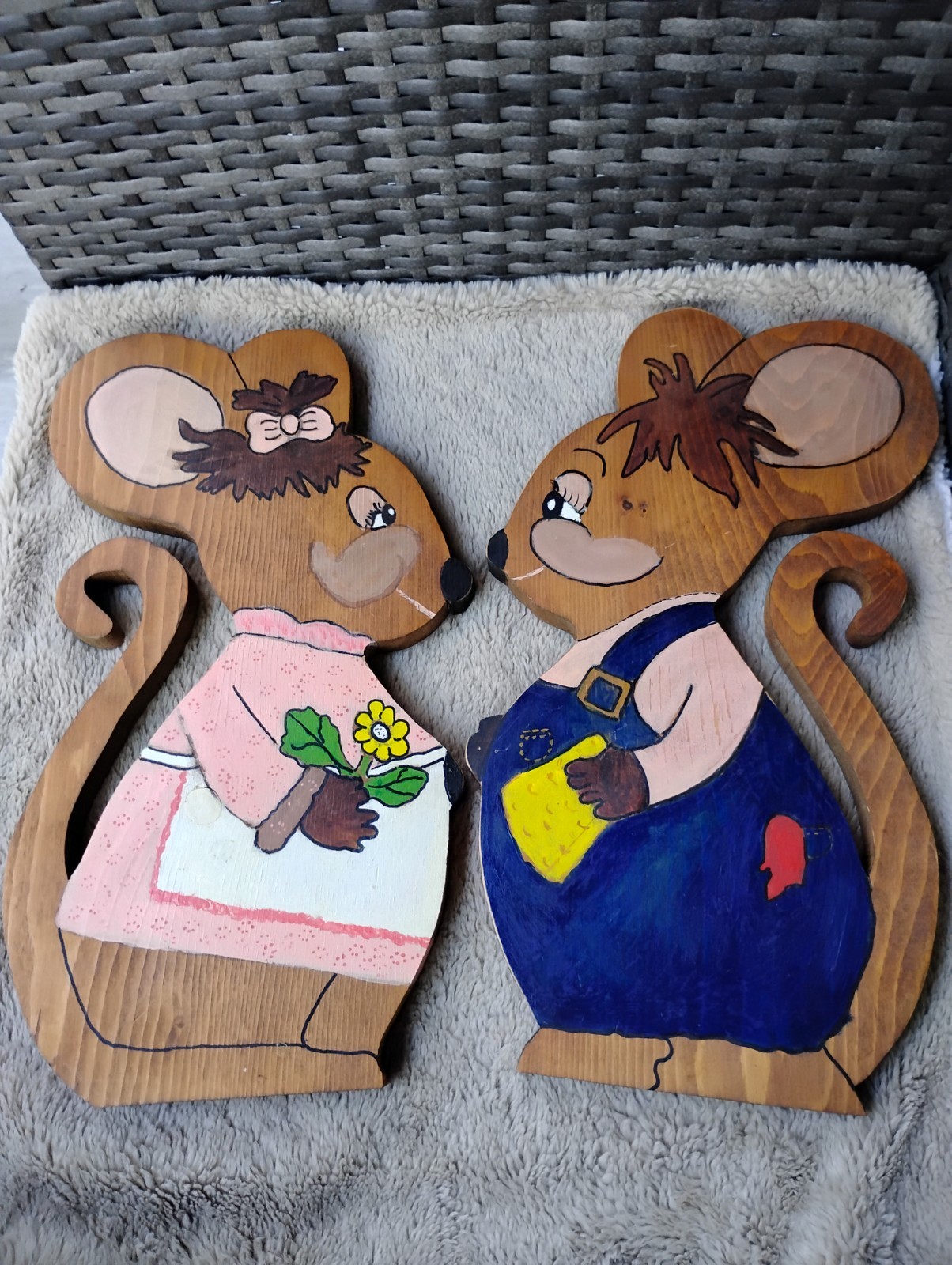 Large Vtg Hand-Painted Wooden Mouse Figurines Wall 14\