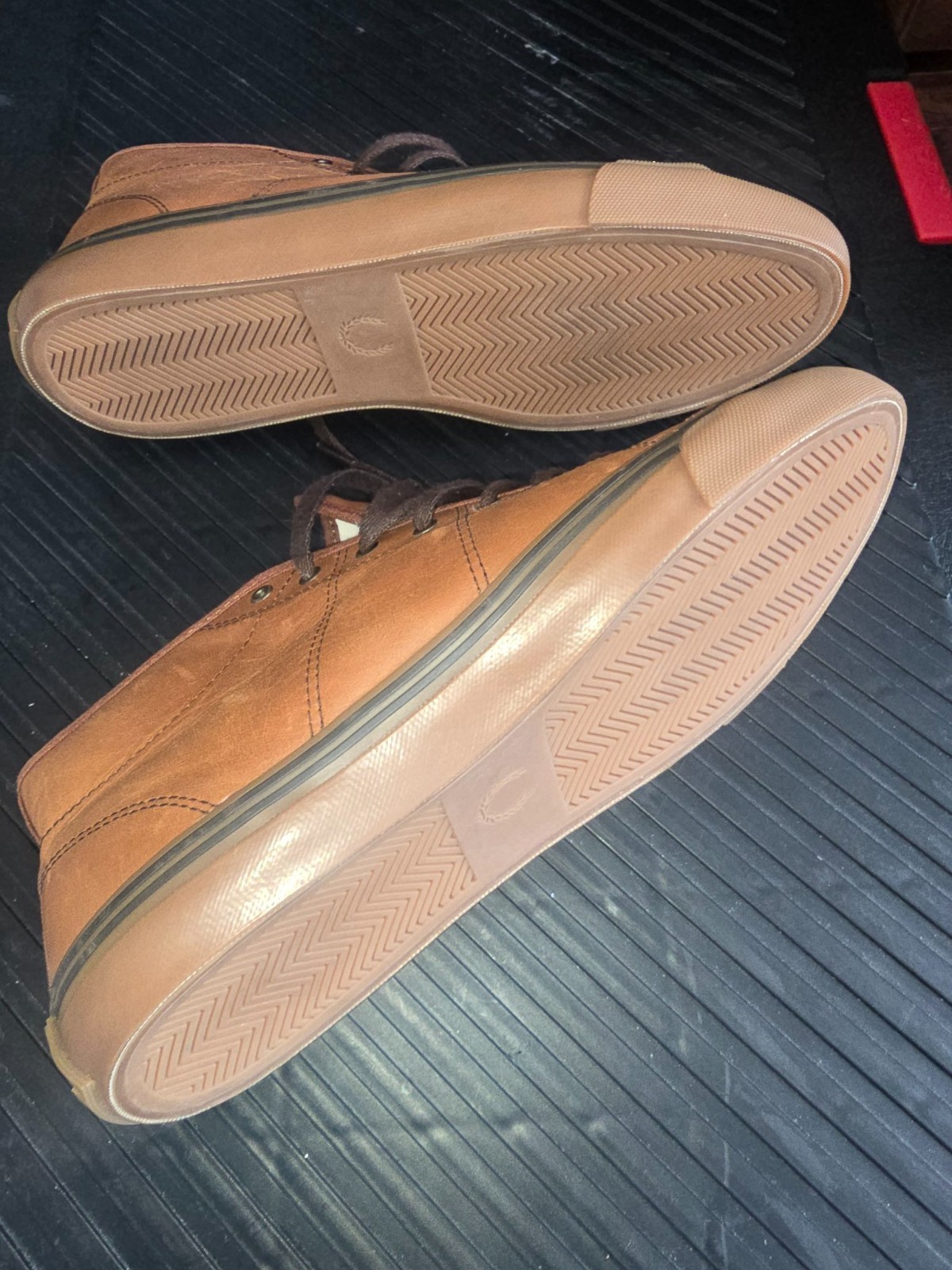 Fred Perry Tan Leather Mid Top Sneakers US 7 New Fred Perry Tan Leather Mid Top Sneakers US 7 New