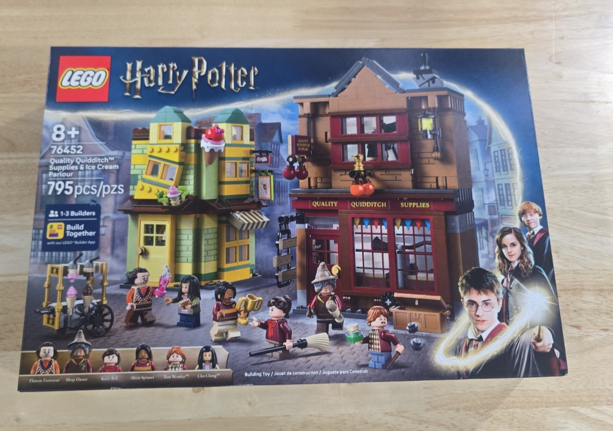LEGO Harry Potter Quality Quidditch Supplies & Ice Cream Parlour LEGO Harry Potter Quality Quidditch Supplies & Ice Cream Parlour