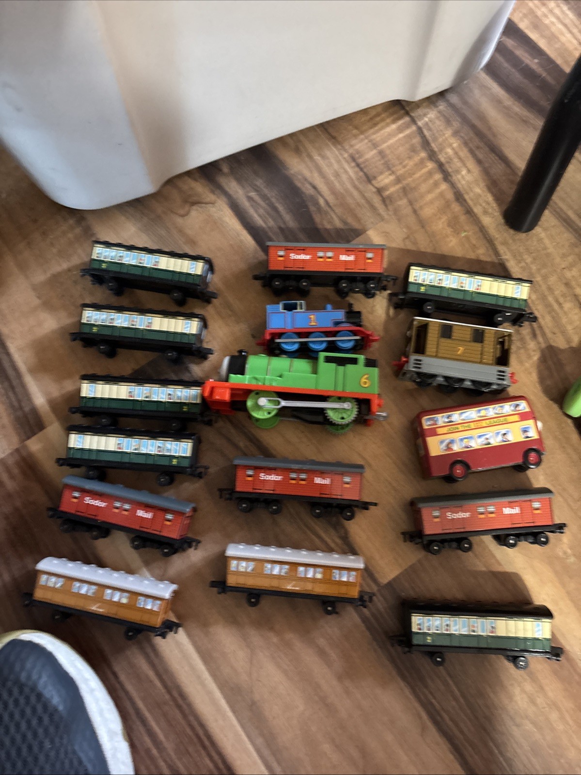 Vintage Thomas The Train Lot Of (16) Mixed Lot 1990’s Early 2000’s #25 Vintage Thomas The Train Lot Of (16) Mixed Lot 1990’s Early 2000’s #25