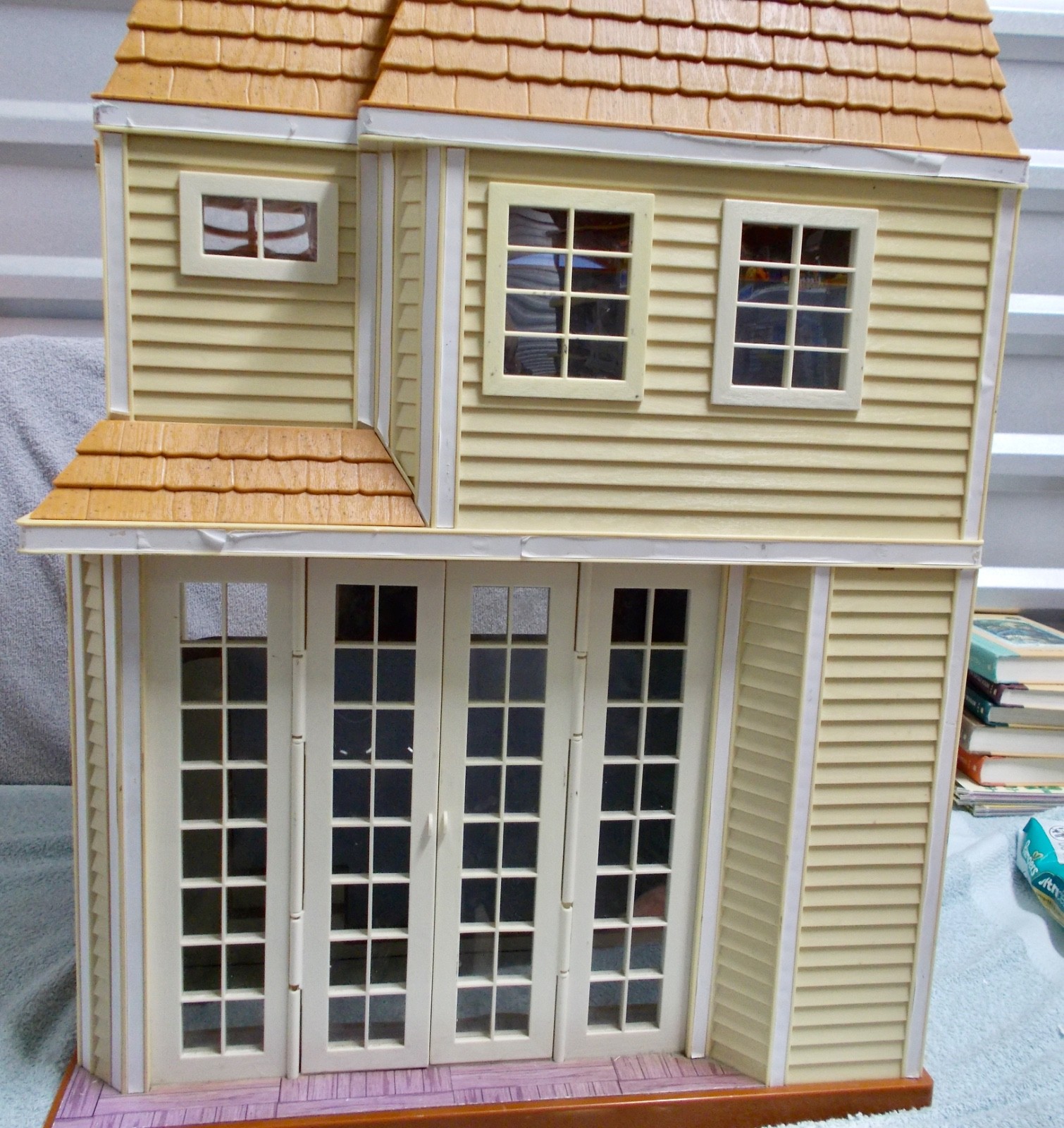 2008 HANNAH MONTANA MALIBU BEACH HOUSE & FURNITURE & NEW DOLL (SEE PICTURES) 2008 HANNAH MONTANA MALIBU BEACH HOUSE & FURNITURE & NEW DOLL (SEE PICTURES)