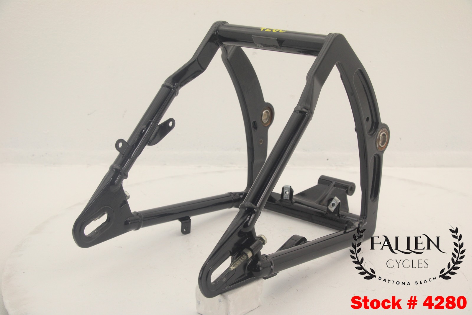 #4280 Harley Softail Standard Back Swingarm Rear Fork 47614-06 WIDE TIRE