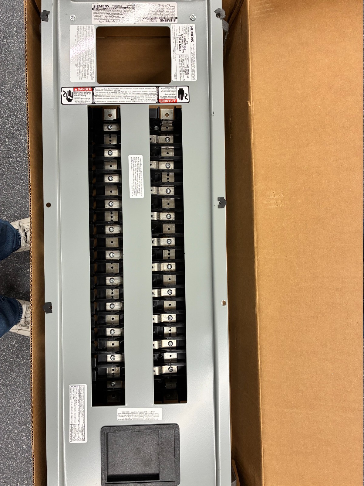 SIEMENS P1A42MC250AT Panelboard Interior 250A Main Breaker Panel Guts