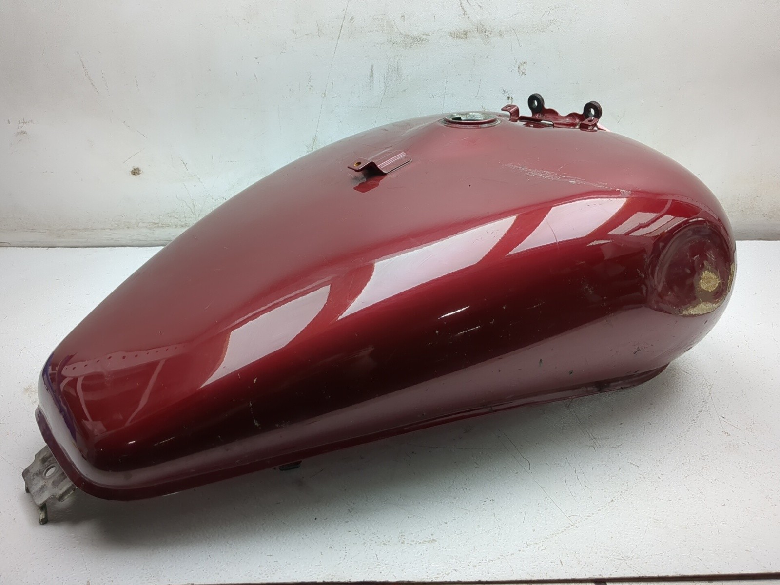 06-24 Suzuki VZR1800 M109R Boulevard Gas Fuel Tank 44100-48G00-YHL