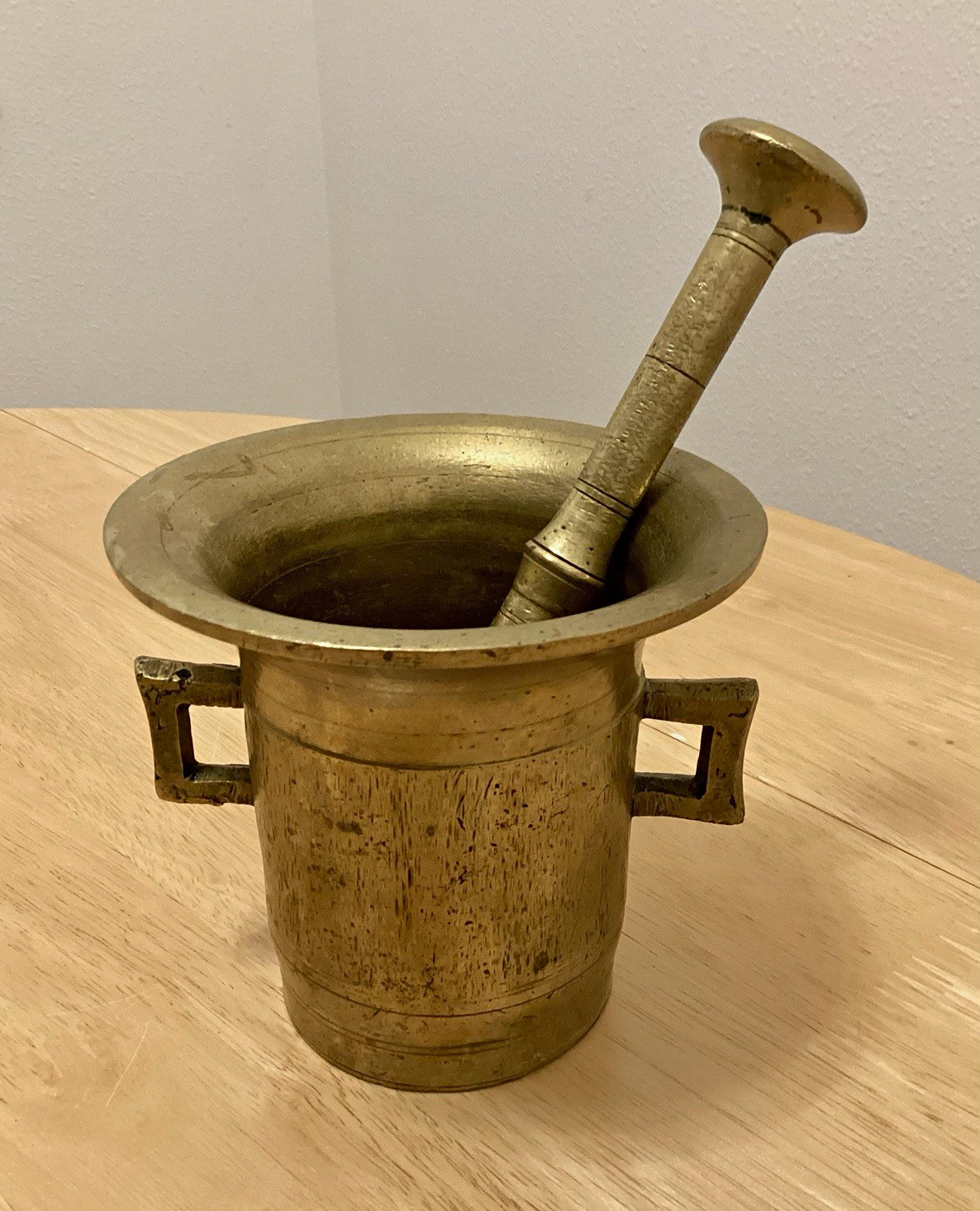 19th Century Antique Solid Brass Mortar & Pestle Heavy Cast Design 4 Pounds 19th Century Antique Solid Brass Mortar & Pestle Heavy Cast Design 4 Pounds