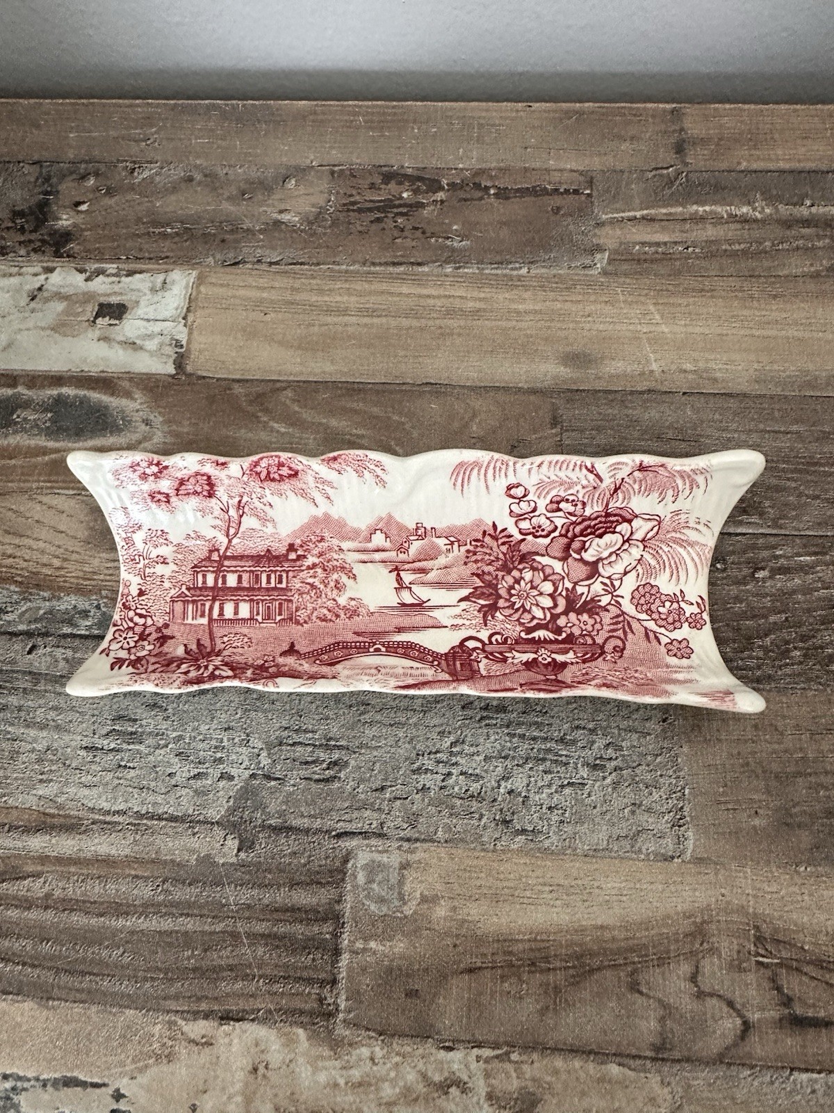 Vintage Royal Staffordshire Clarice Cliff Tonquin Red Pink Bone Dish England