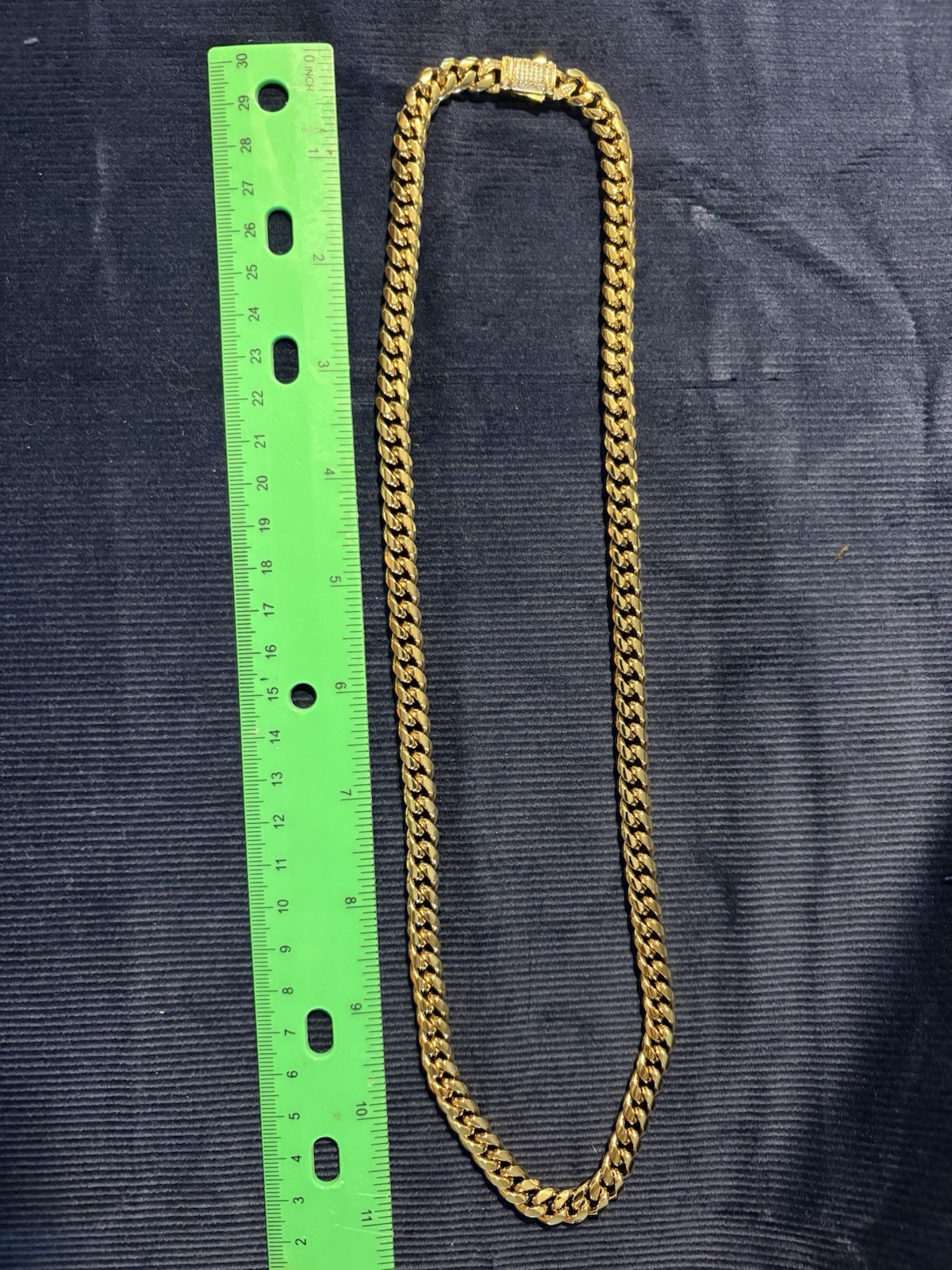 14K Gold Women’s / Men’s Cuban Curb Chain Link 26” Inches, 8 G 14K Gold Women’s / Men’s Cuban Curb Chain Link 26” Inches, 8 G