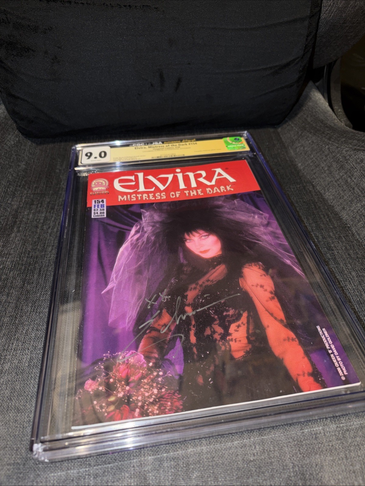 ELVIRA MISTRESS OF THE DARK #154 PHOTO COVER CLAYPOOL COMICS 2006 CGC 9.0 Signed ELVIRA MISTRESS OF THE DARK #154 PHOTO COVER CLAYPOOL COMICS 2006 CGC 9.0 Signed