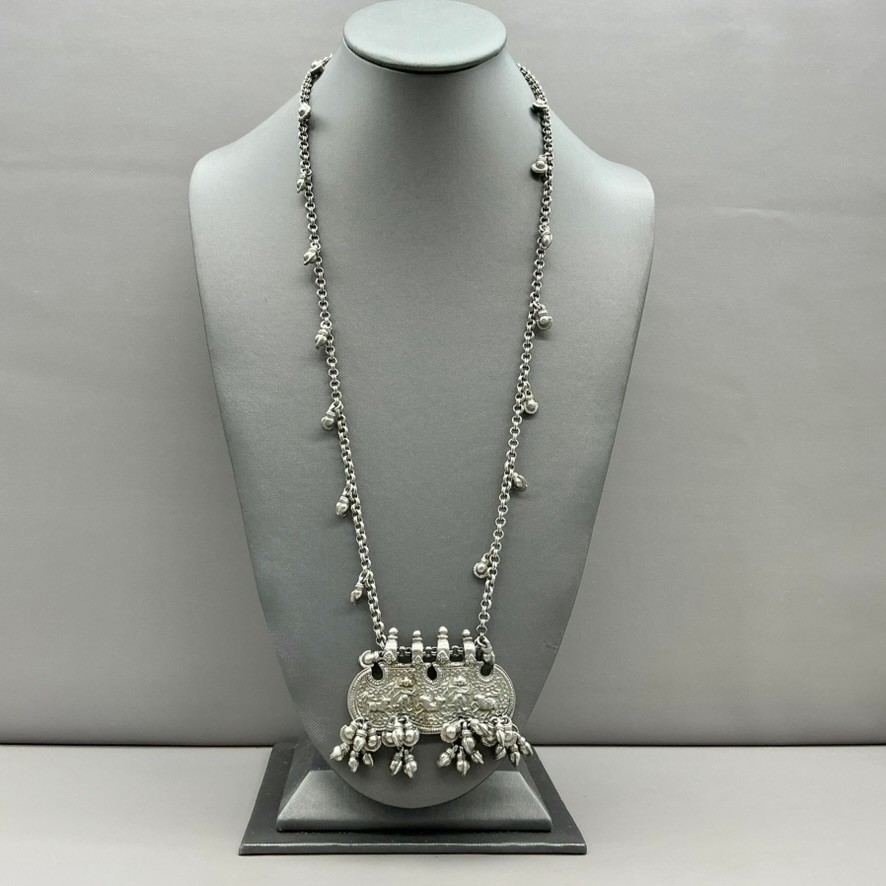 Accessocraft Necklace Vintage Etruscan Silver Tone Dangle Pendant Signed 26\