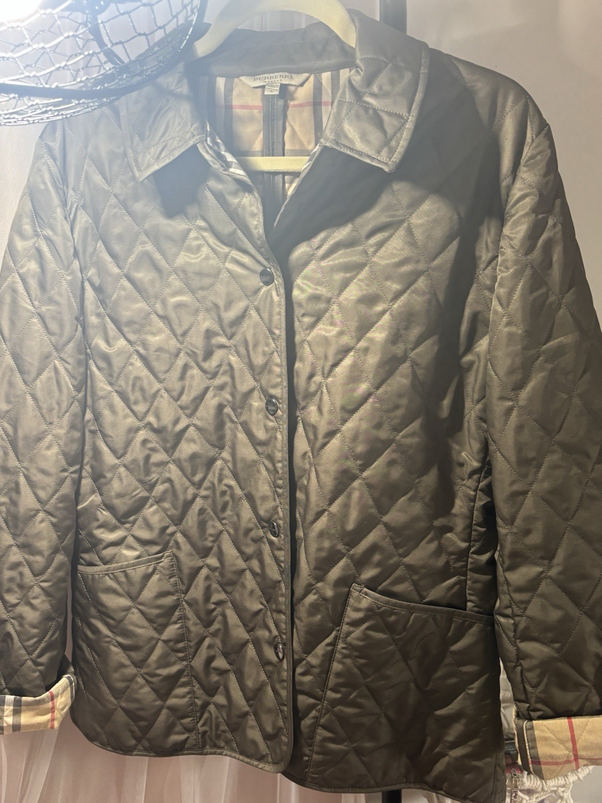 Burberry Women\'s Brown Quilted Button Front Short Jacket -Size Large Burberry Women\'s Brown Quilted Button Front Short Jacket -Size Large