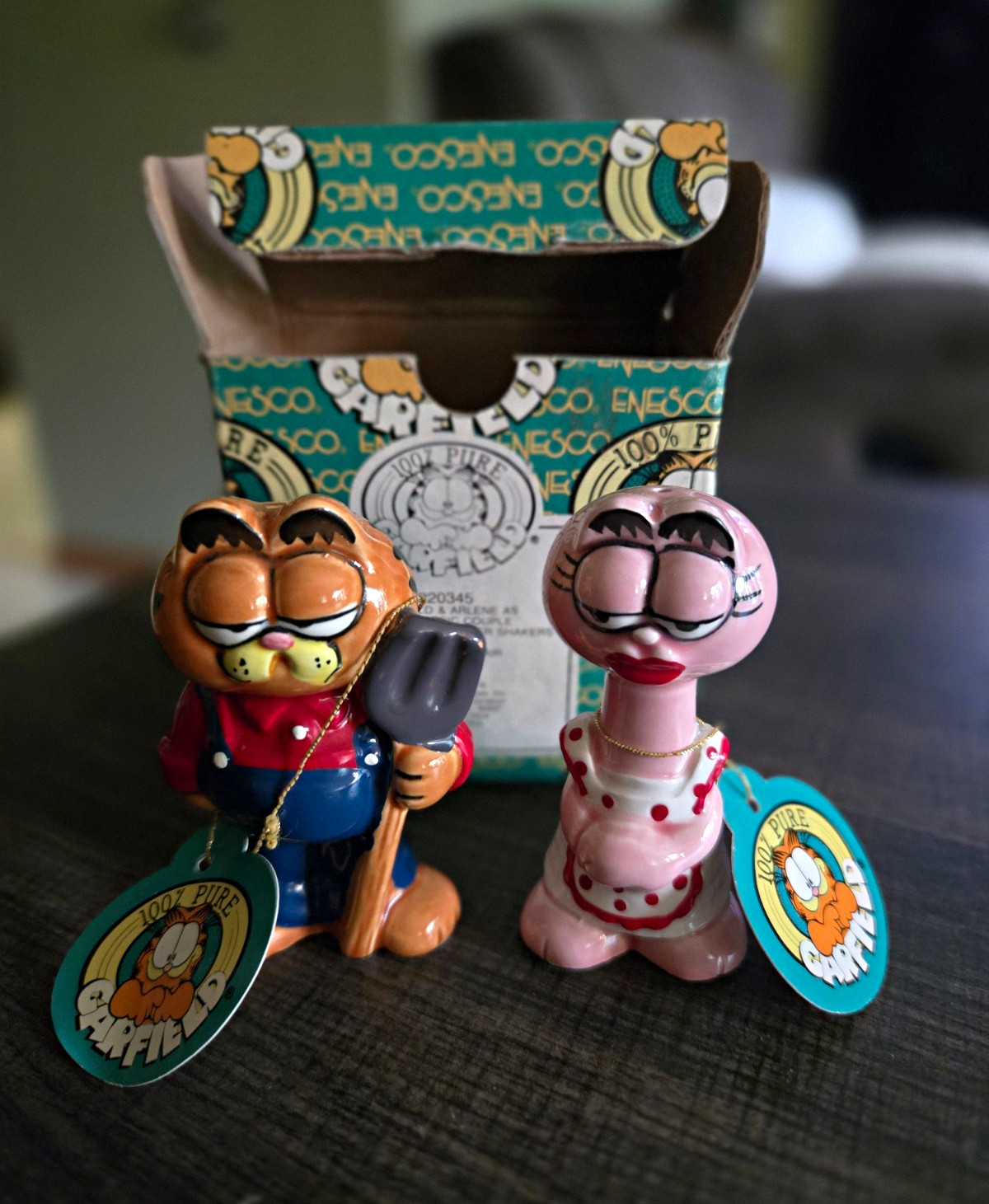 Vintage Enesco Garfield Ceramic Salt and Pepper Shakers Set Original Box Rare Vintage Enesco Garfield Ceramic Salt and Pepper Shakers Set Original Box Rare