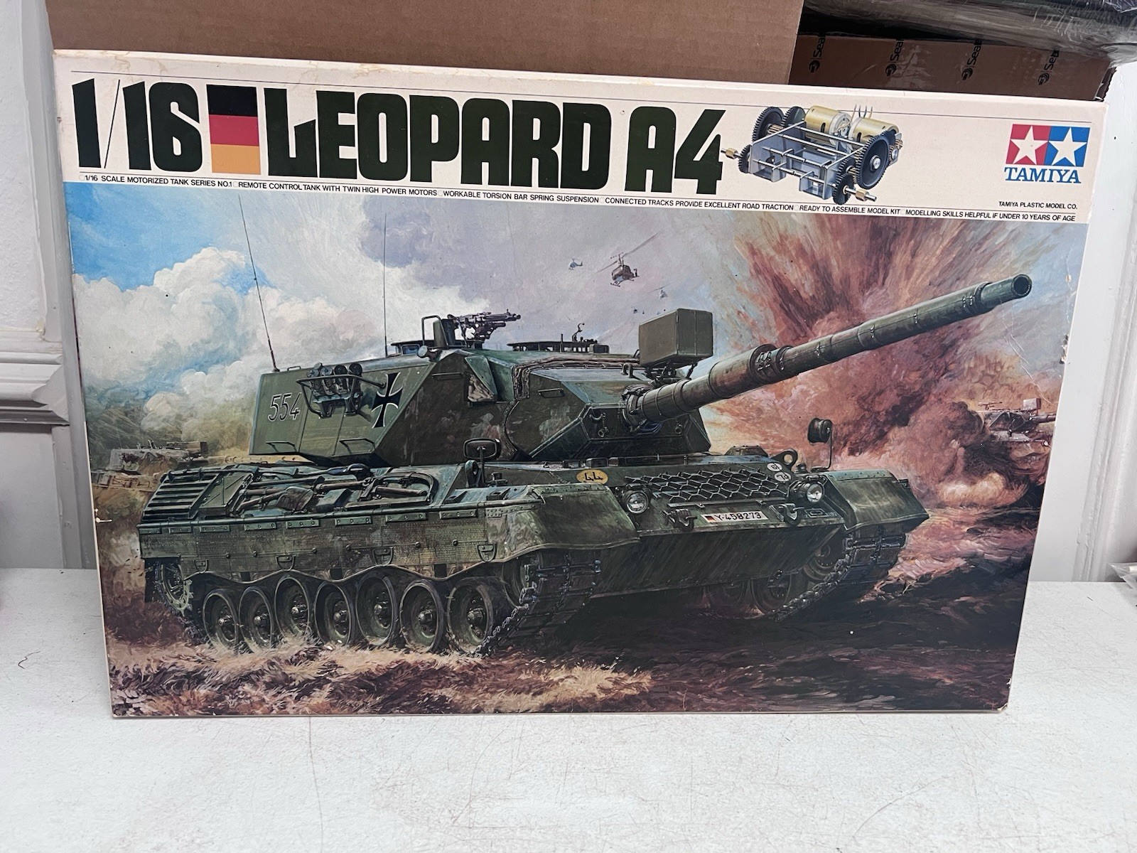 Tamiya 1/16 Leopard A4 West German RC Tank Model Kit 1602 Vintage New Open Box Tamiya 1/16 Leopard A4 West German RC Tank Model Kit 1602 Vintage New Open Box