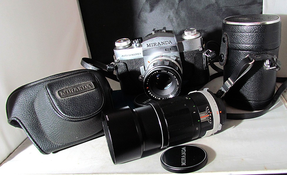 NEAR MINT Vintage Miranda EE Auto Sensorex Camera  + 135mm f2.8 w/CASES UNTESTED