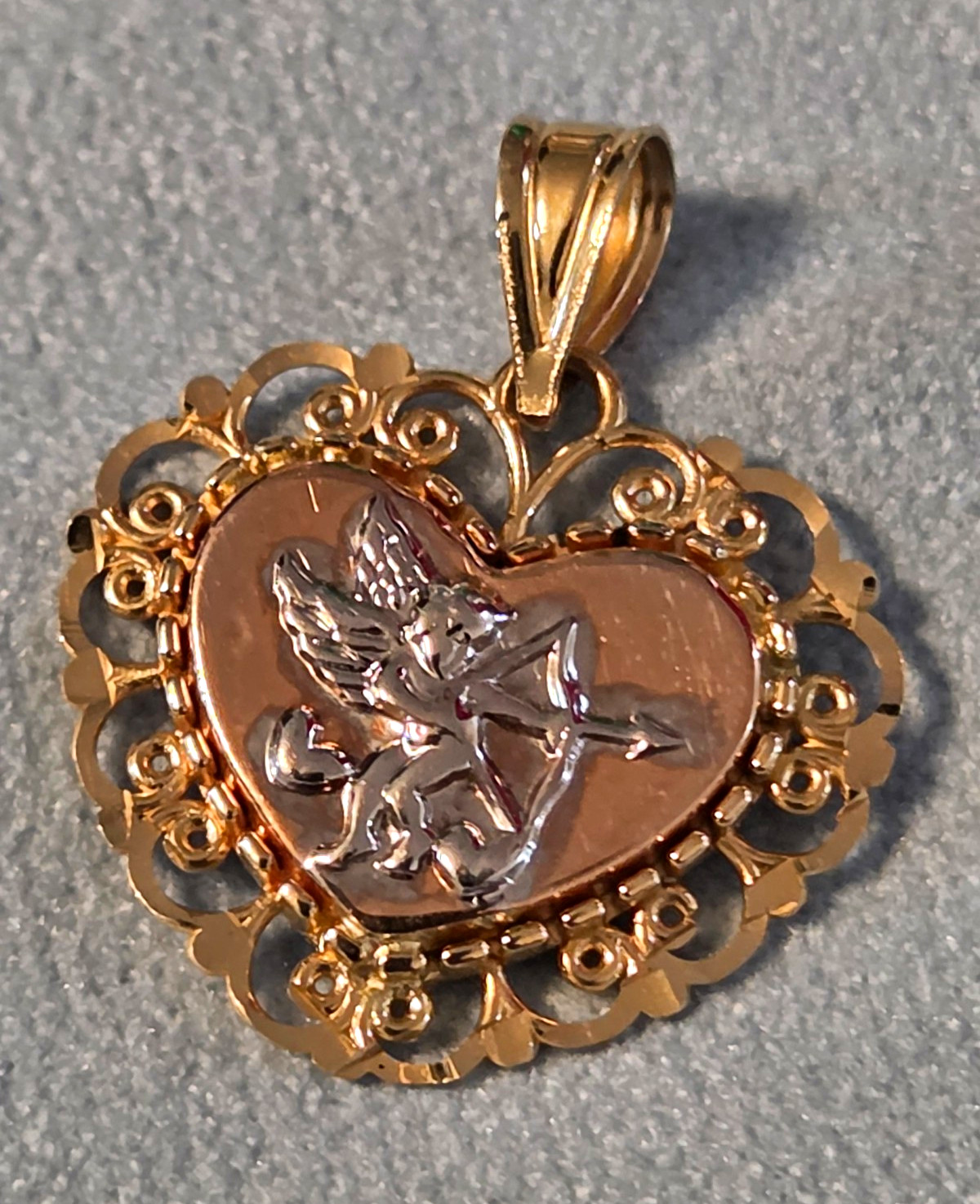 Vintage Michael Anthony 14K Tri-Gold Cupid Heart Pendant Charm 0.9g