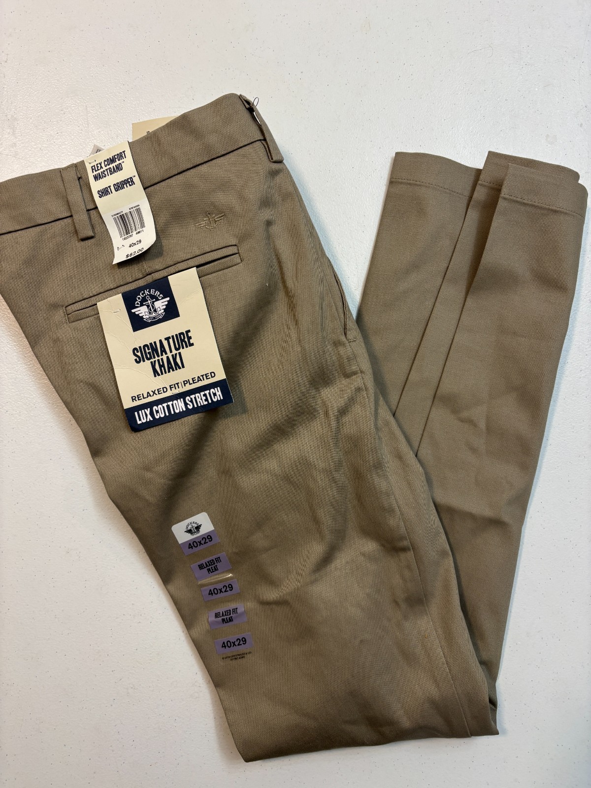 Dockers Men\'s 40x29 Signature Khaki Pleated Relaxed Fit Lux Cotton Stretch Pants Dockers Men\'s 40x29 Signature Khaki Pleated Relaxed Fit Lux Cotton Stretch Pants