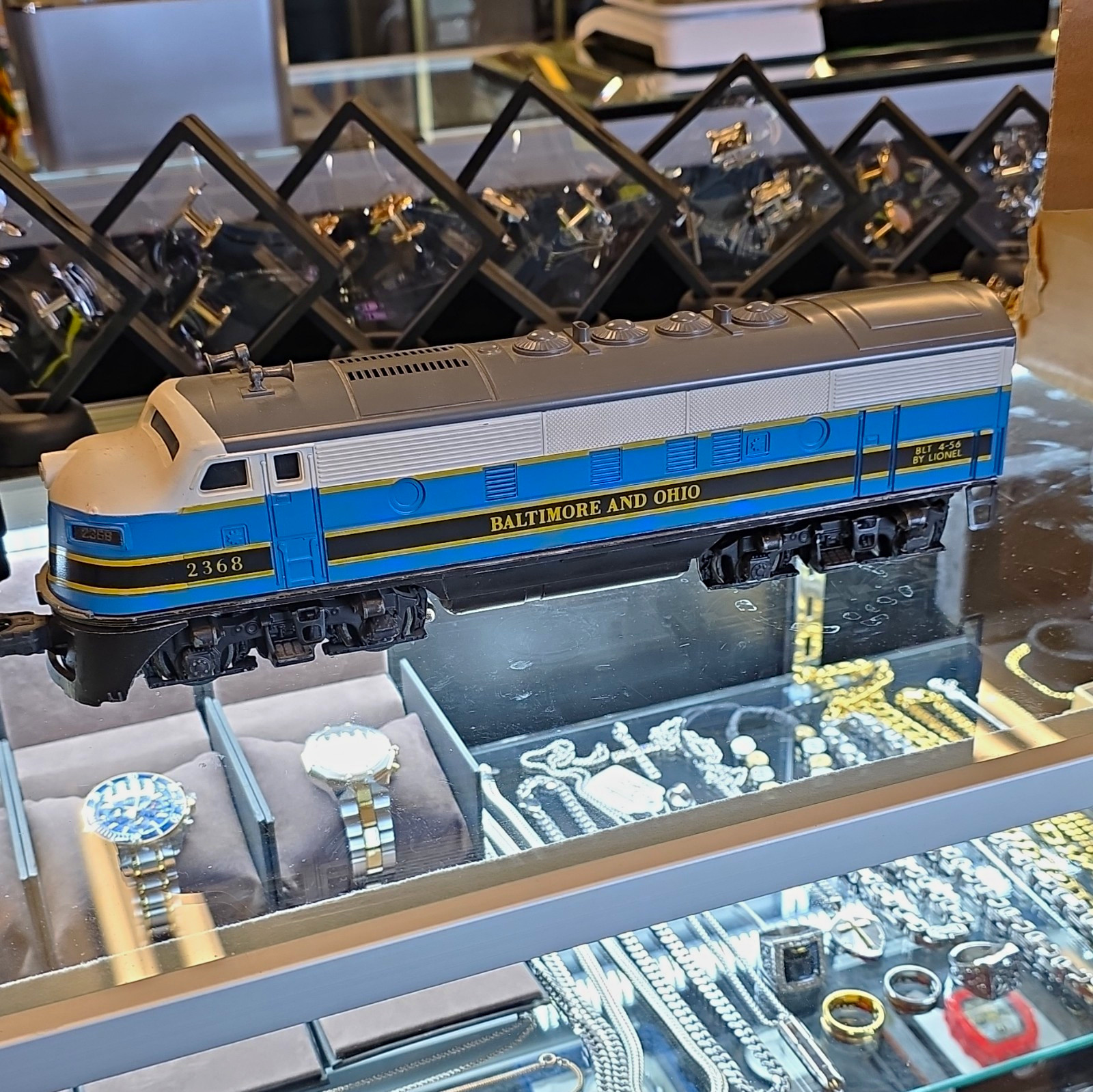 Lionel O Gauge Baltimore and Ohio EMD F3 Diesel 2368/2368P Analog AC 3-Rail Lionel O Gauge Baltimore and Ohio EMD F3 Diesel 2368/2368P Analog AC 3-Rail