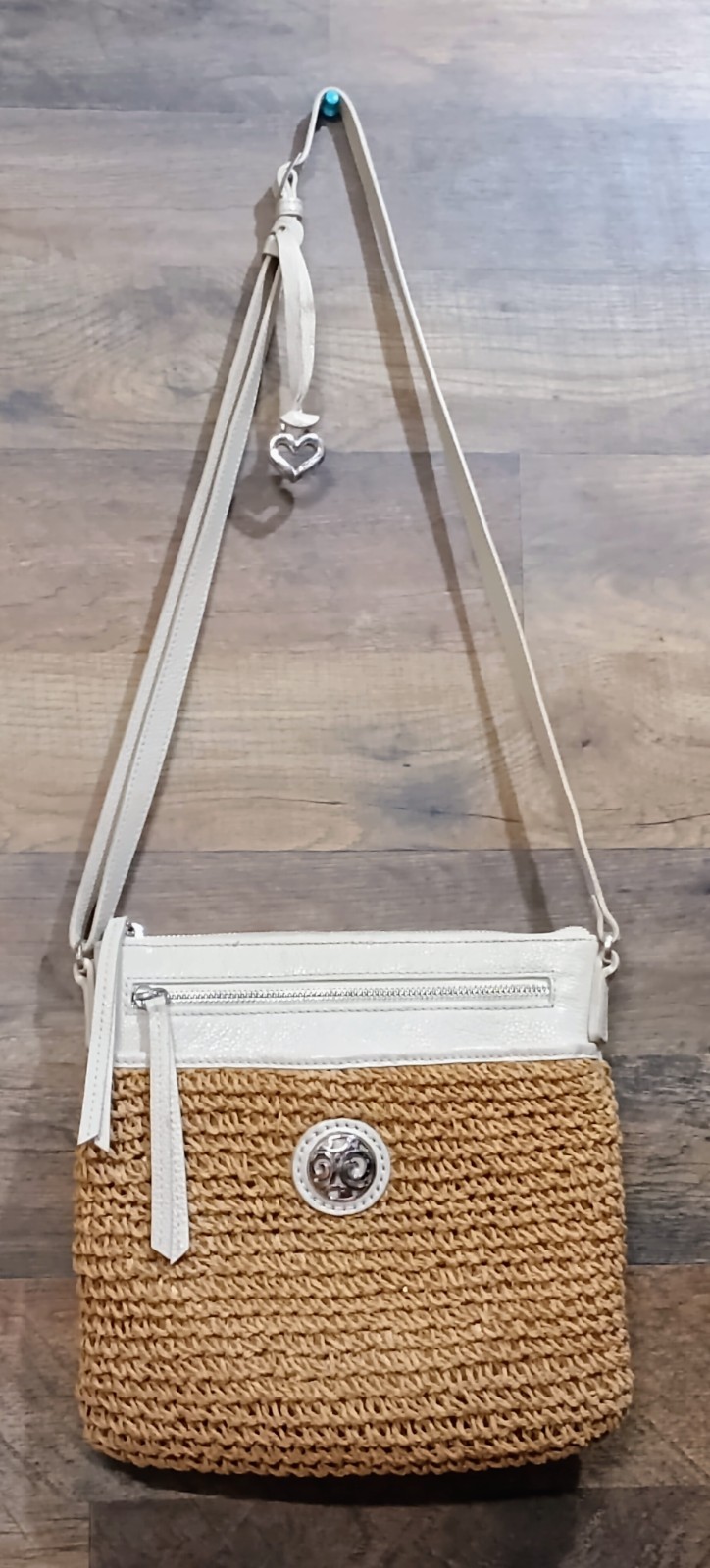 Vtg Brighton Kari Messenger Straw Crossbody Bag Woven Brown Cream Leather Charm