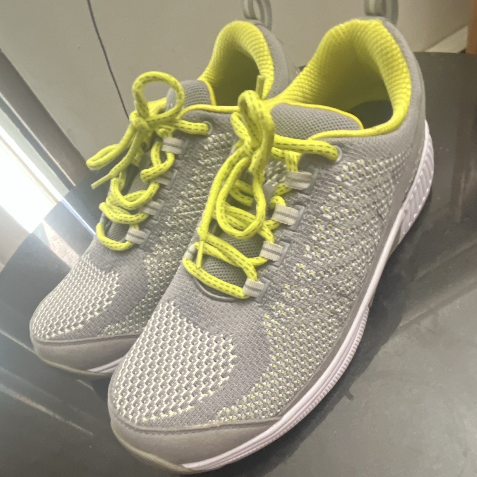 OrthoFeet women Low Top Lace-Up Athletic Sneakers Solid Gray Yellow Mesh OrthoFeet women Low Top Lace-Up Athletic Sneakers Solid Gray Yellow Mesh