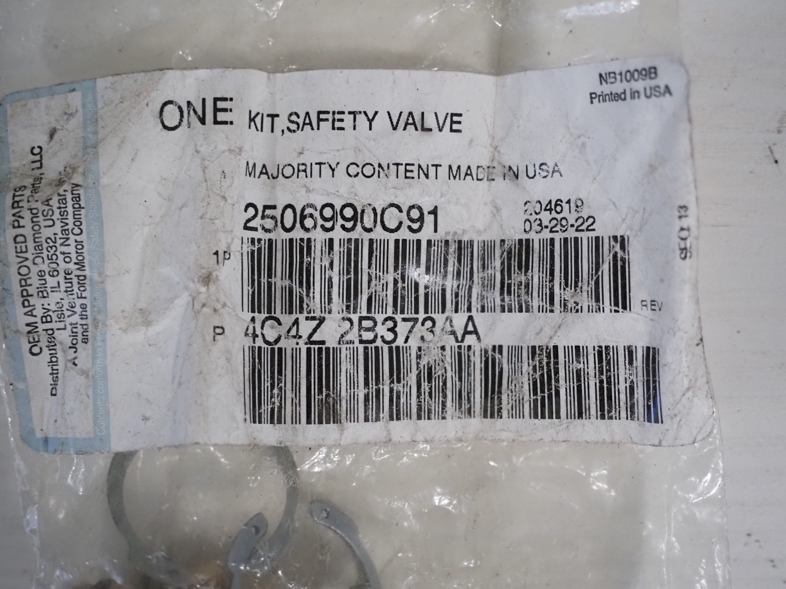 GENUINE OEM NOS INTERNATIONAL NAVISTAR 2506990C91 Safety Valve Kit GENUINE OEM NOS INTERNATIONAL NAVISTAR 2506990C91 Safety Valve Kit