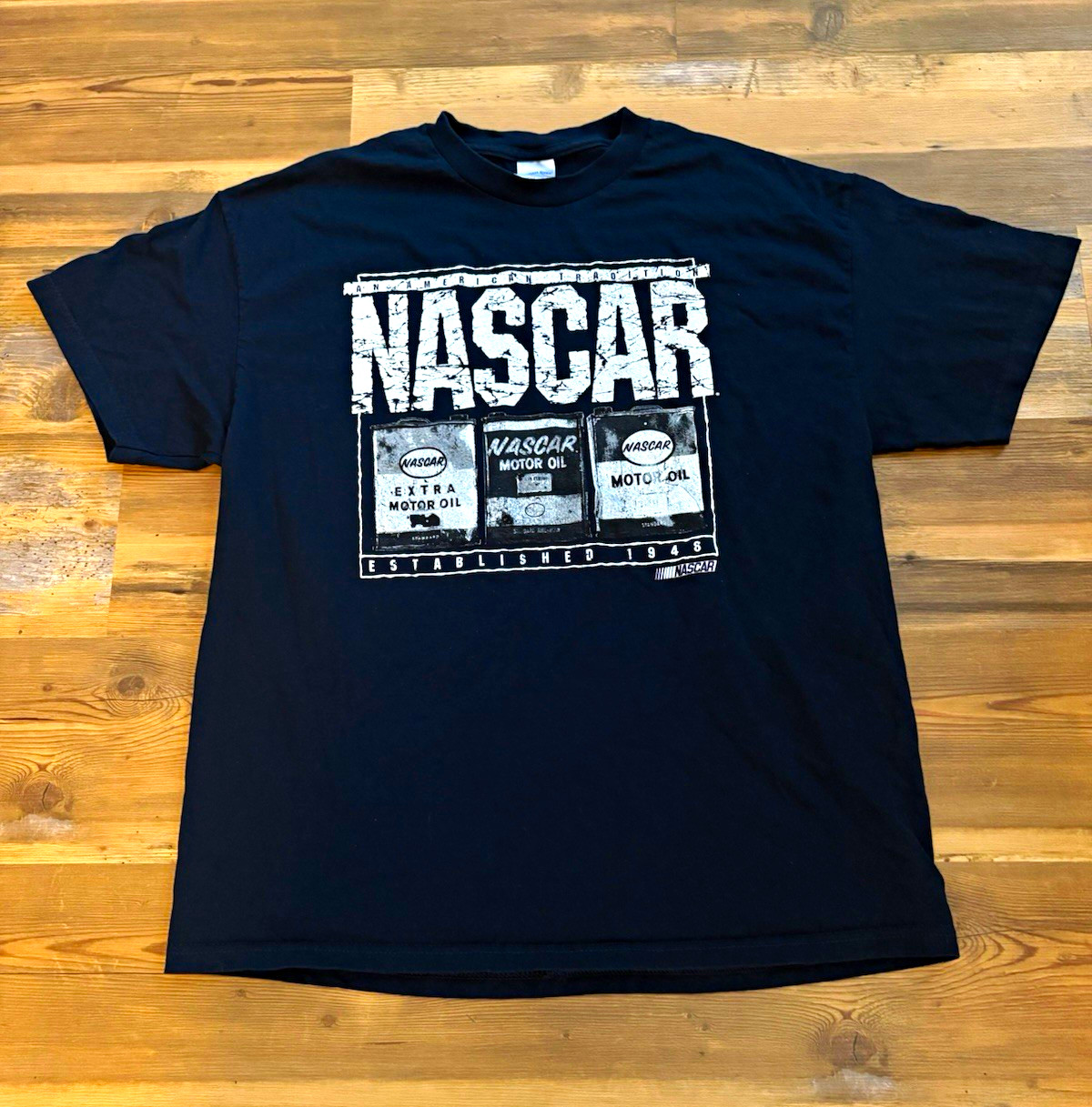 Vintage 2000’s NASCAR T-Shirt (Size XL) Vintage 2000’s NASCAR T-Shirt (Size XL)
