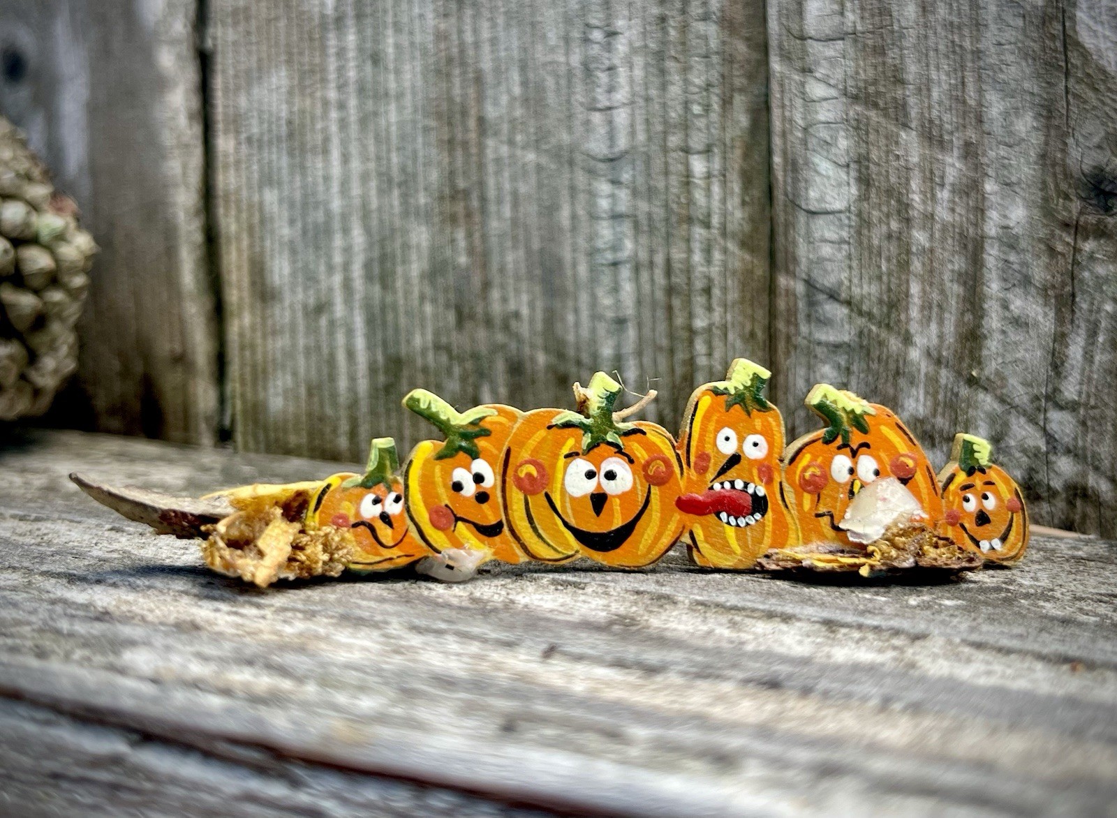 Karen Markland Signed Artisan Dollhouse Miniature Wood Halloween Pumpkin Sign