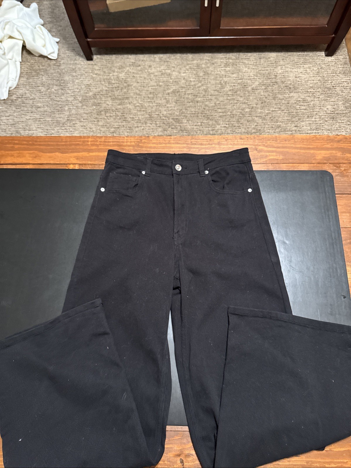 H&M Divided Black Flared Pants 98% Cotton 2% Elastane H&M Divided Black Flared Pants 98% Cotton 2% Elastane